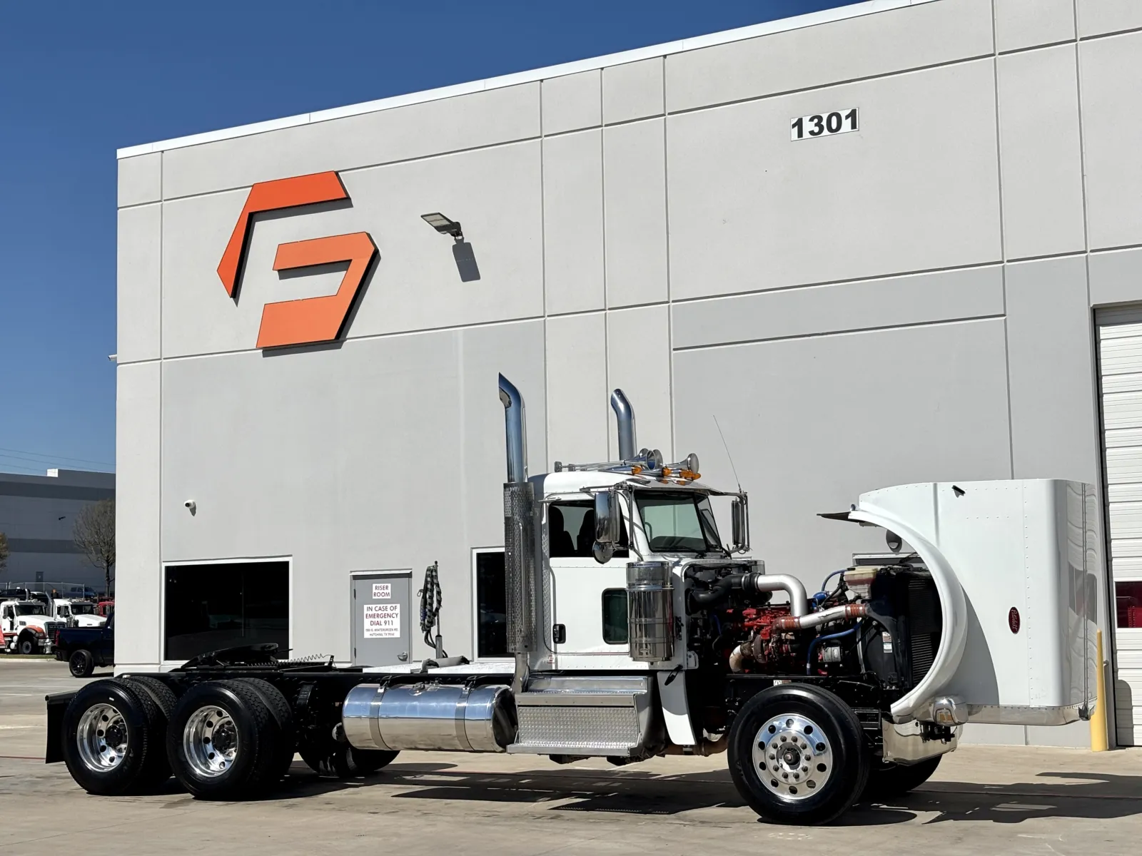 2020 Peterbilt 389 — photo 9