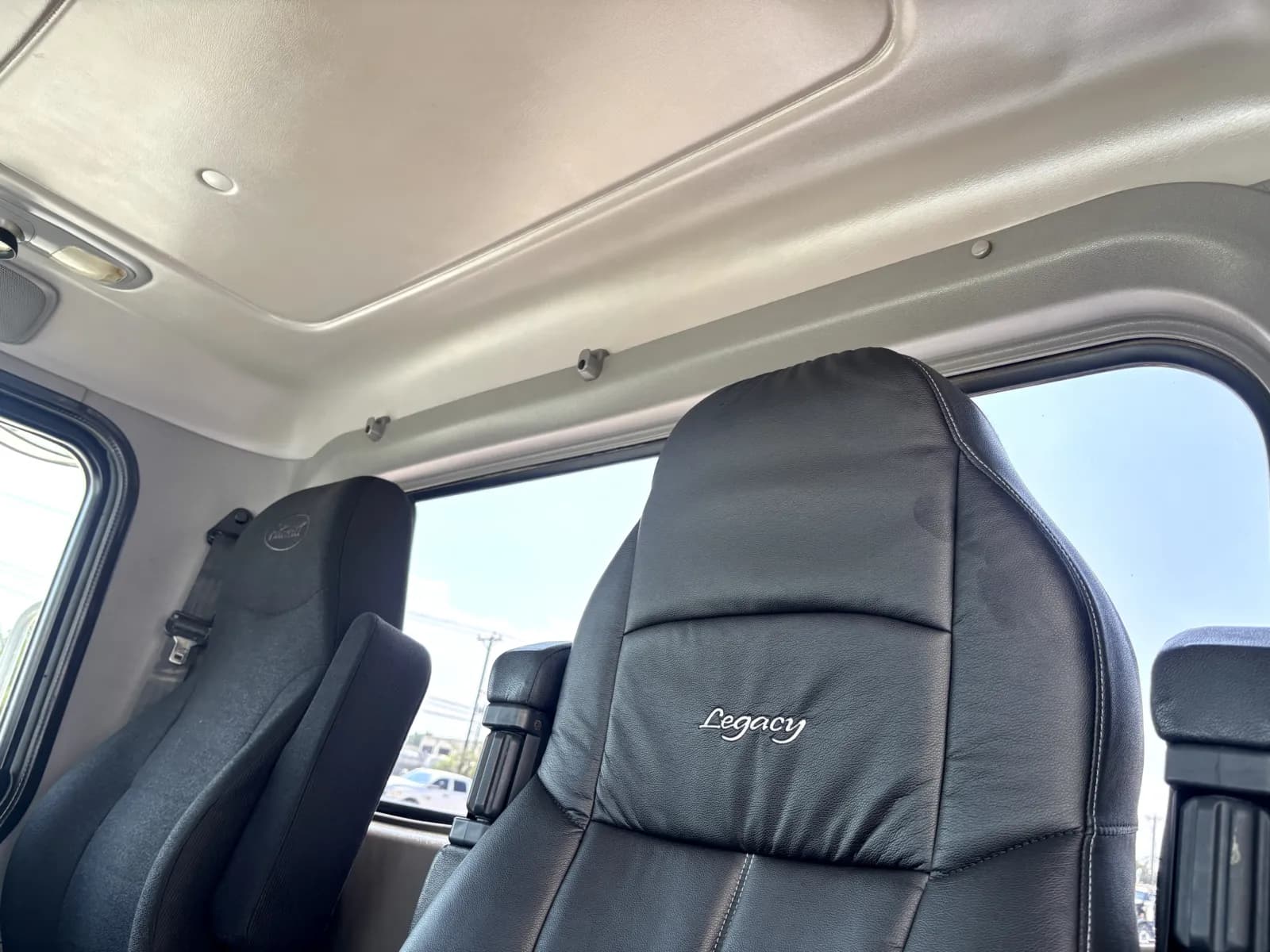 2020 Peterbilt 389 — photo 20