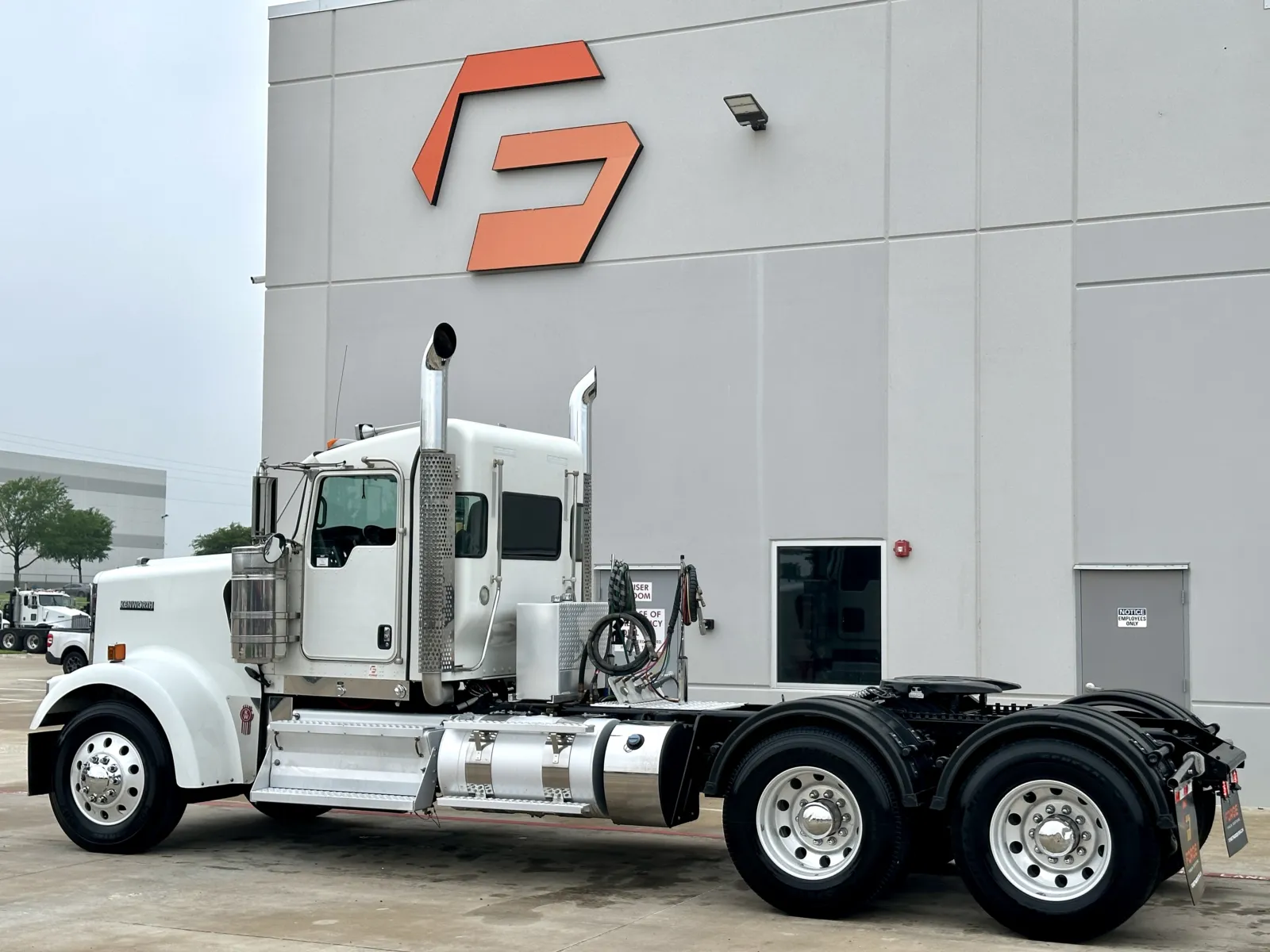 2023 Kenworth W900 — photo 6