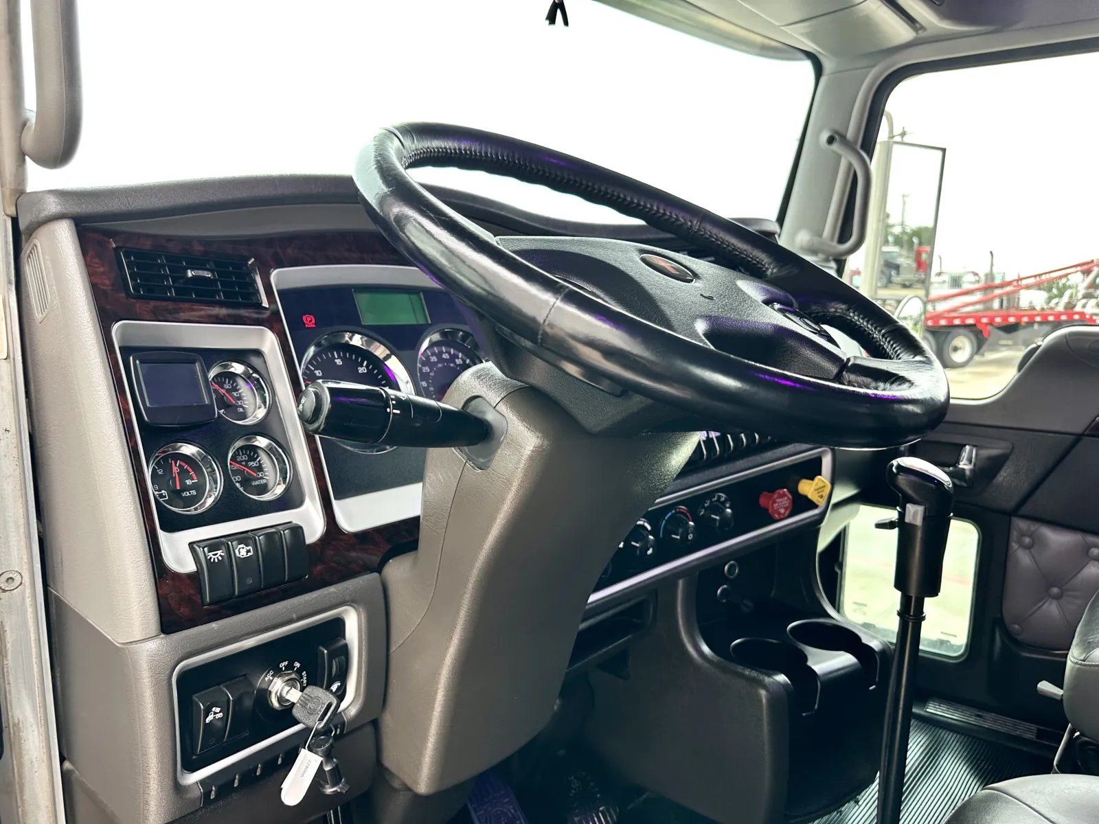 2023 Kenworth W900 — photo 15