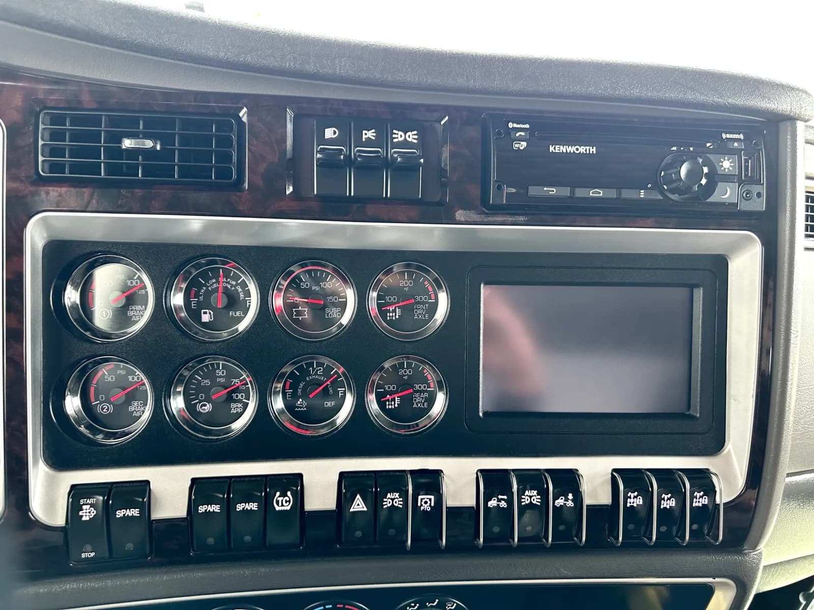 2023 Kenworth W900 — photo 18