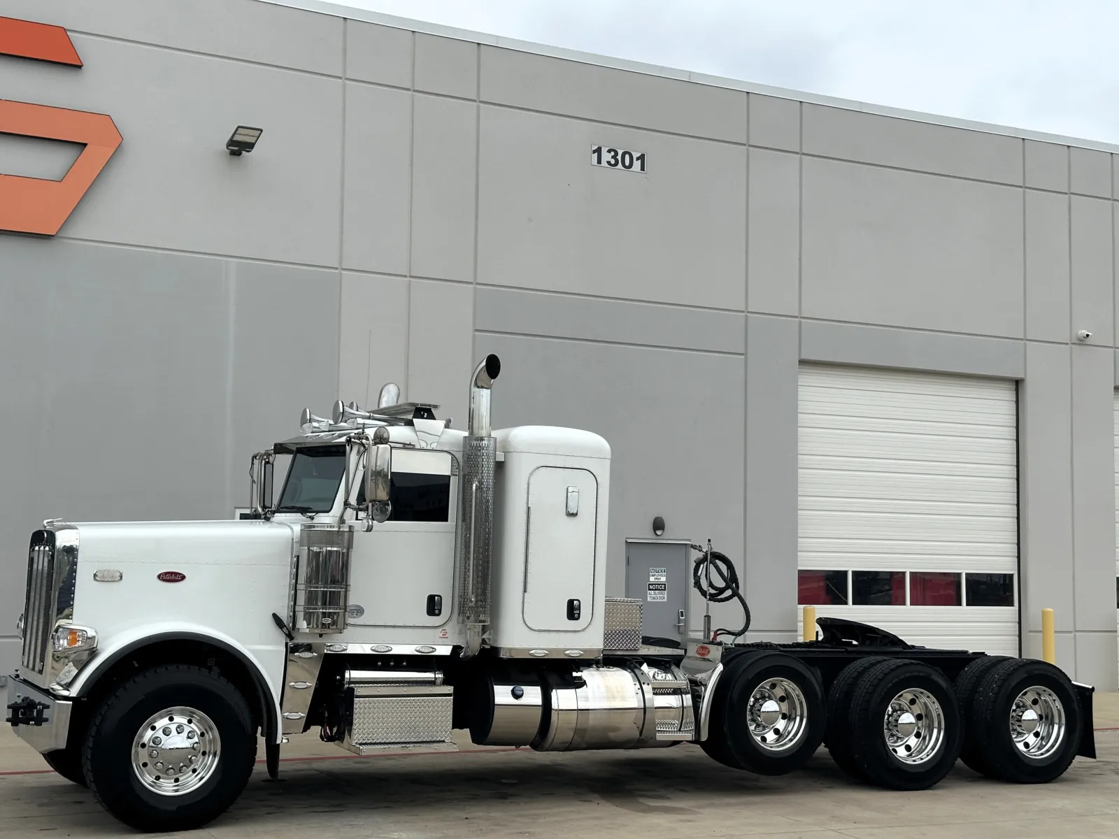 2019 Peterbilt 389 — photo 2