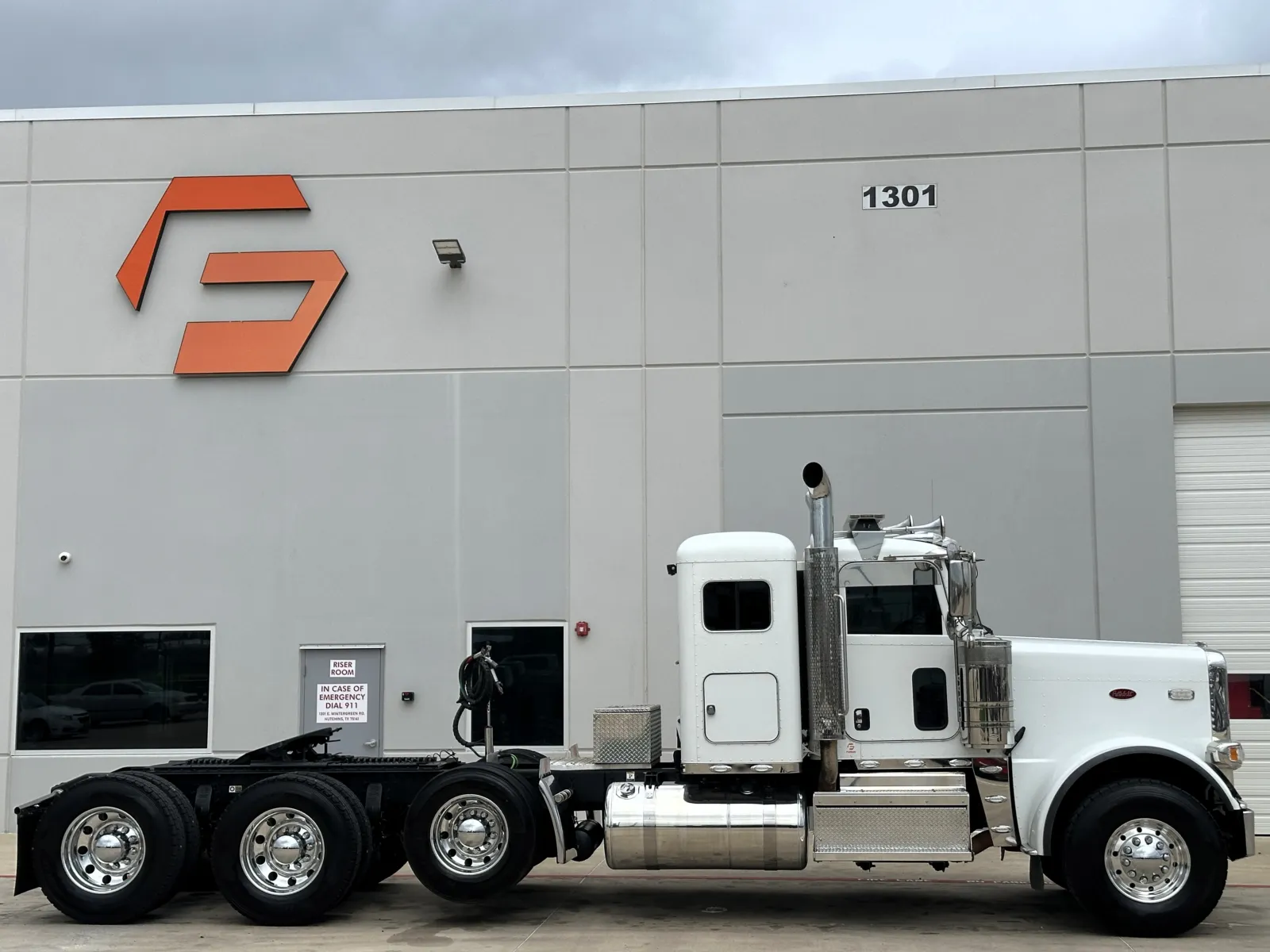 2019 Peterbilt 389 — photo 3