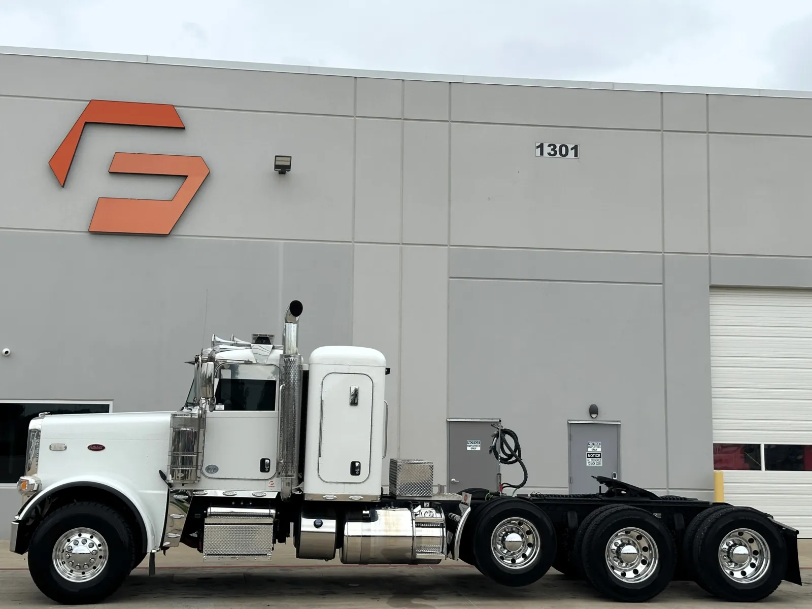2019 Peterbilt 389 — photo 4
