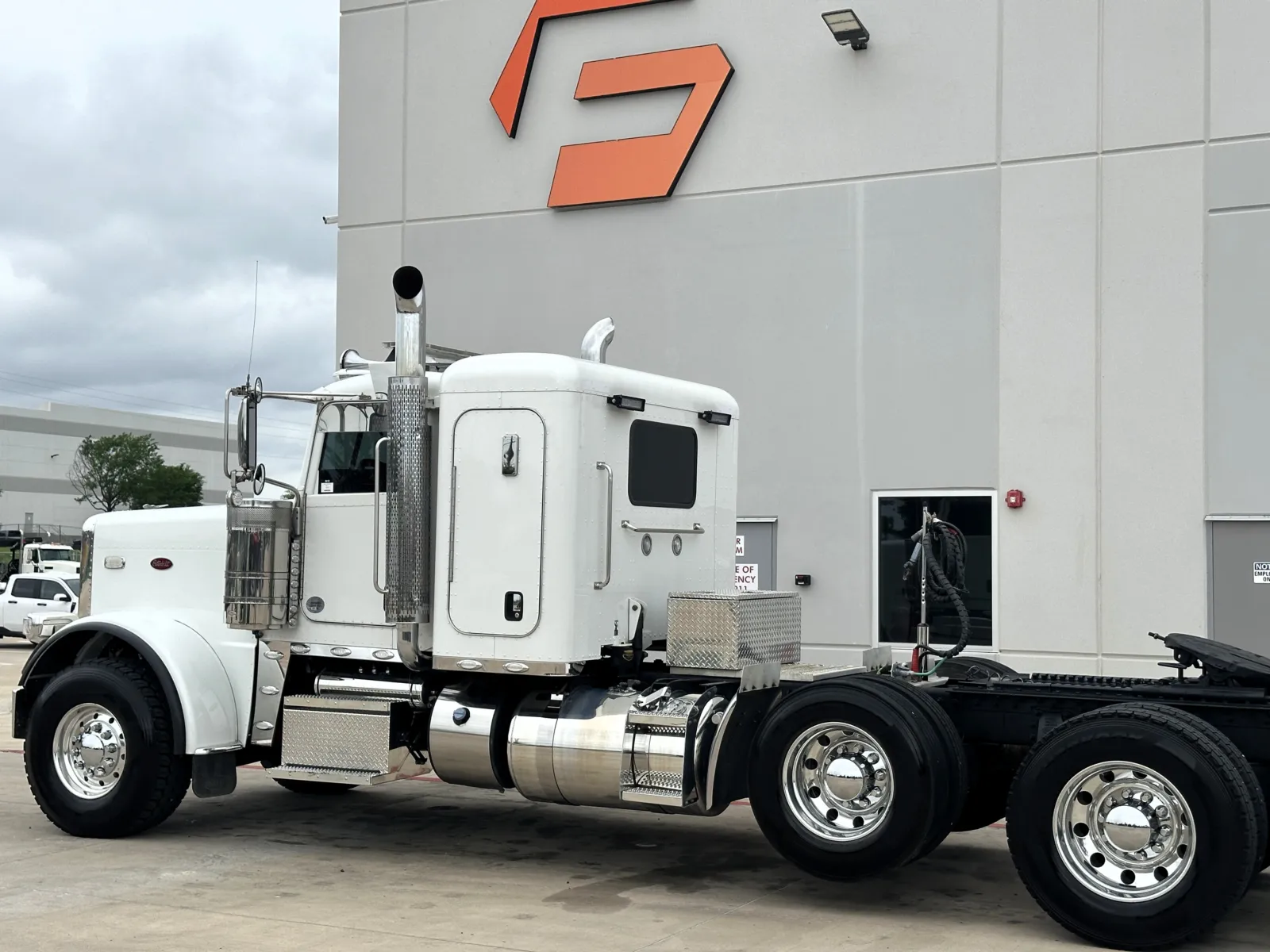 2019 Peterbilt 389 — photo 8