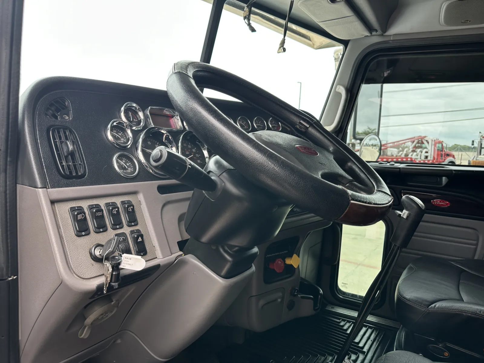 2019 Peterbilt 389 — photo 15