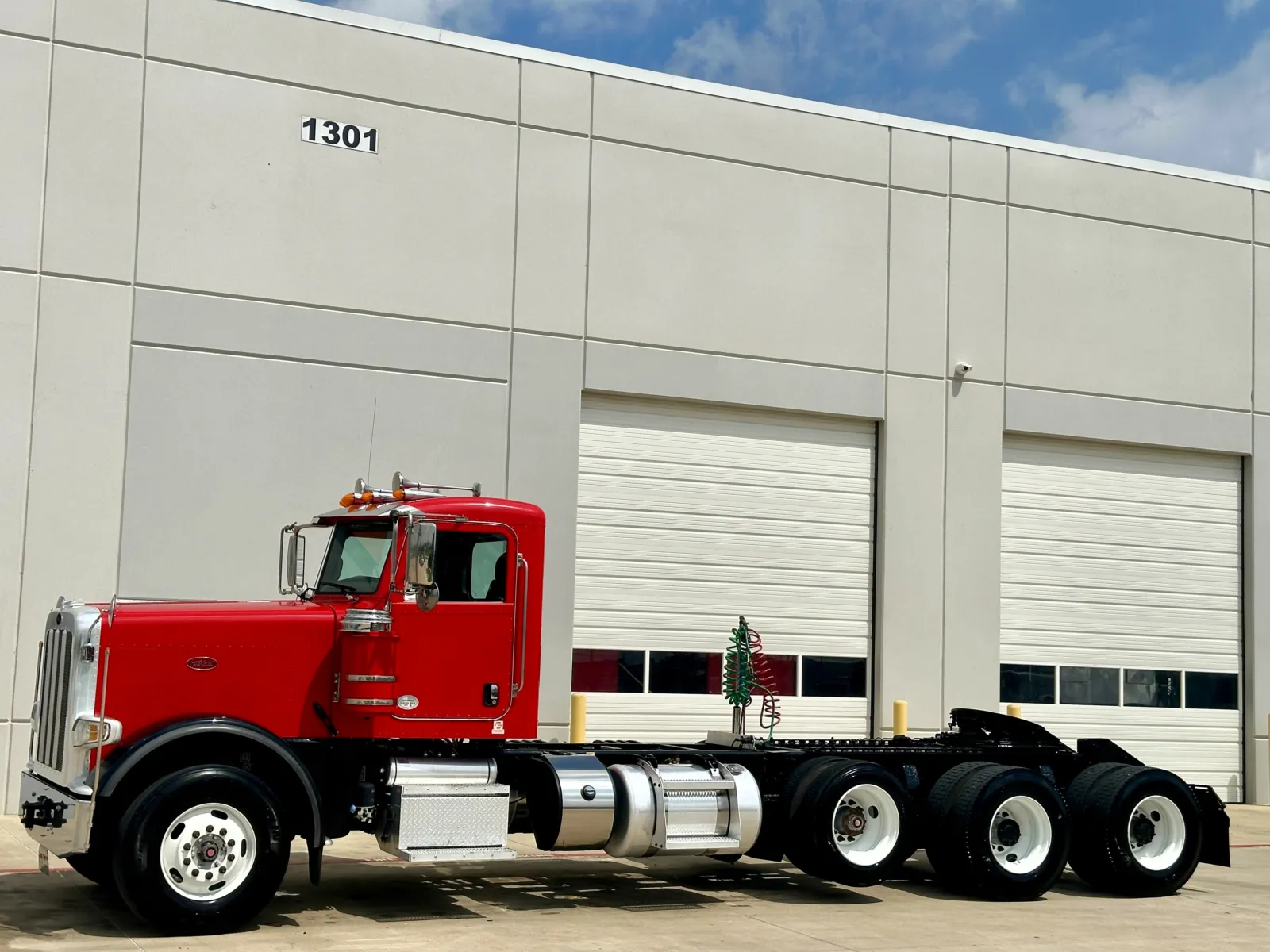 2017 Peterbilt 389 — photo 2