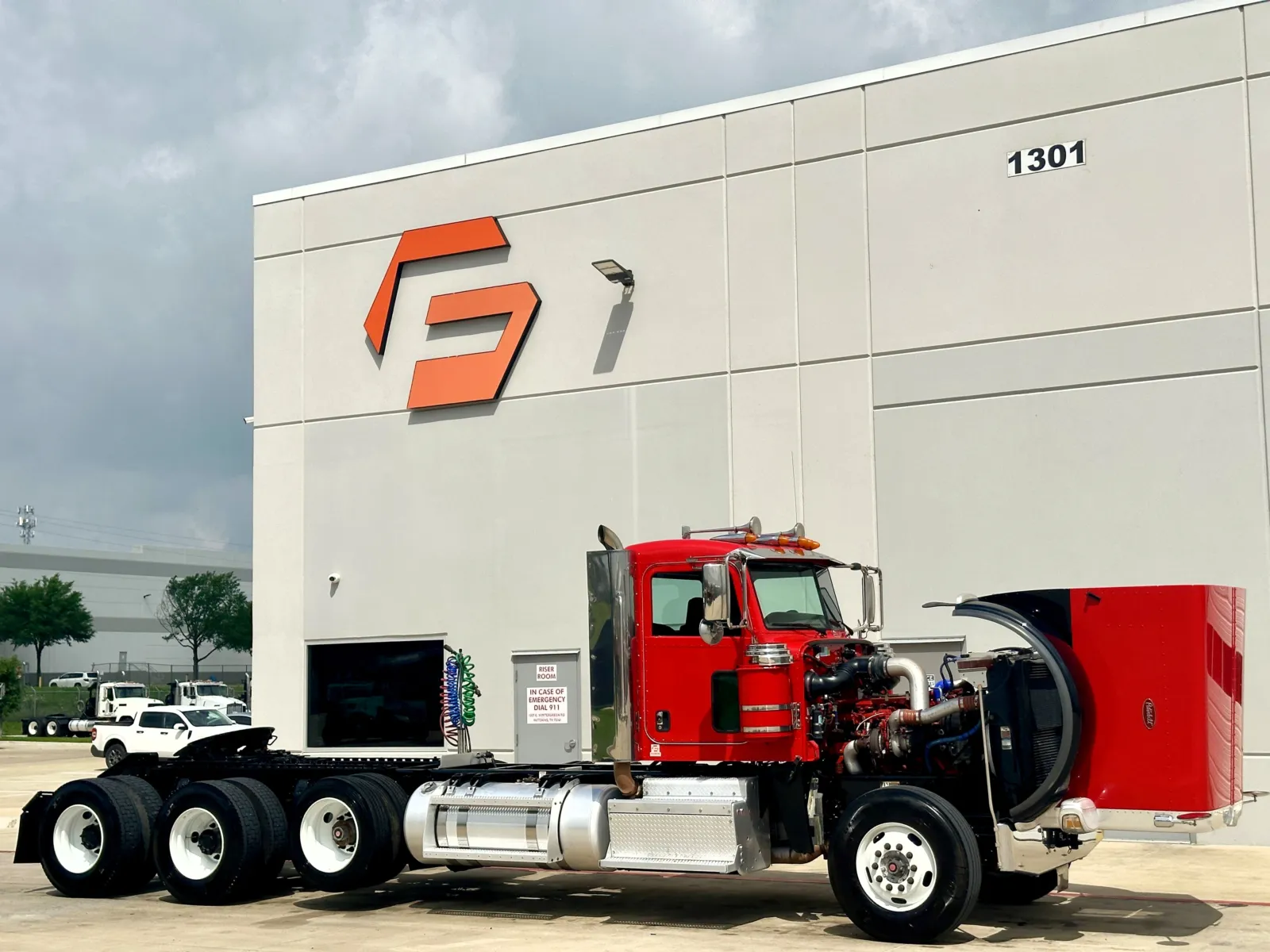 2017 Peterbilt 389 — photo 9