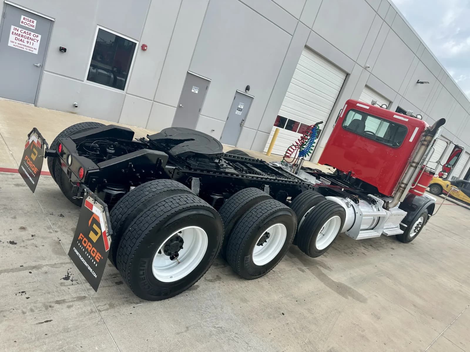 2017 Peterbilt 389 — photo 11