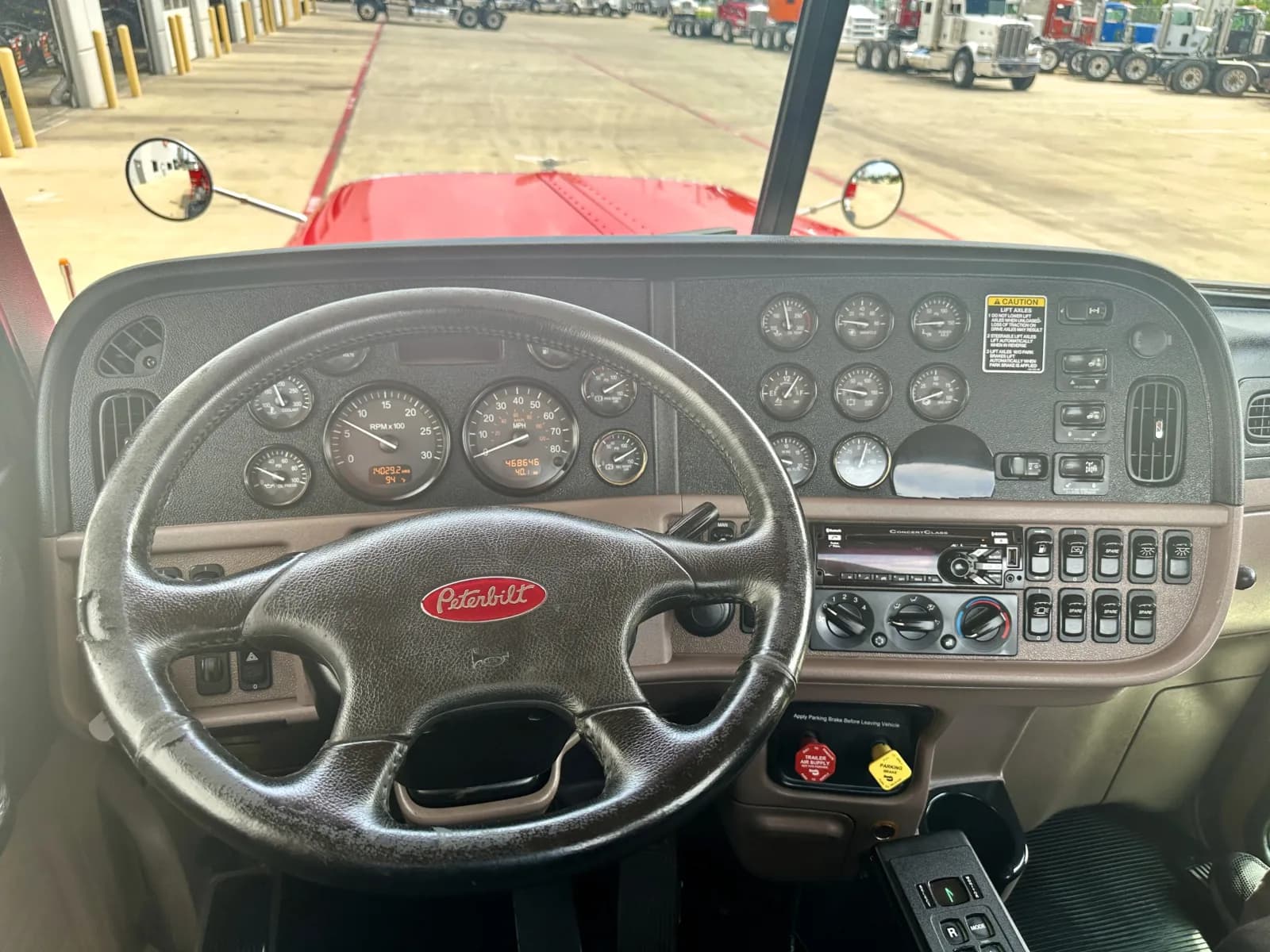 2017 Peterbilt 389 — photo 16