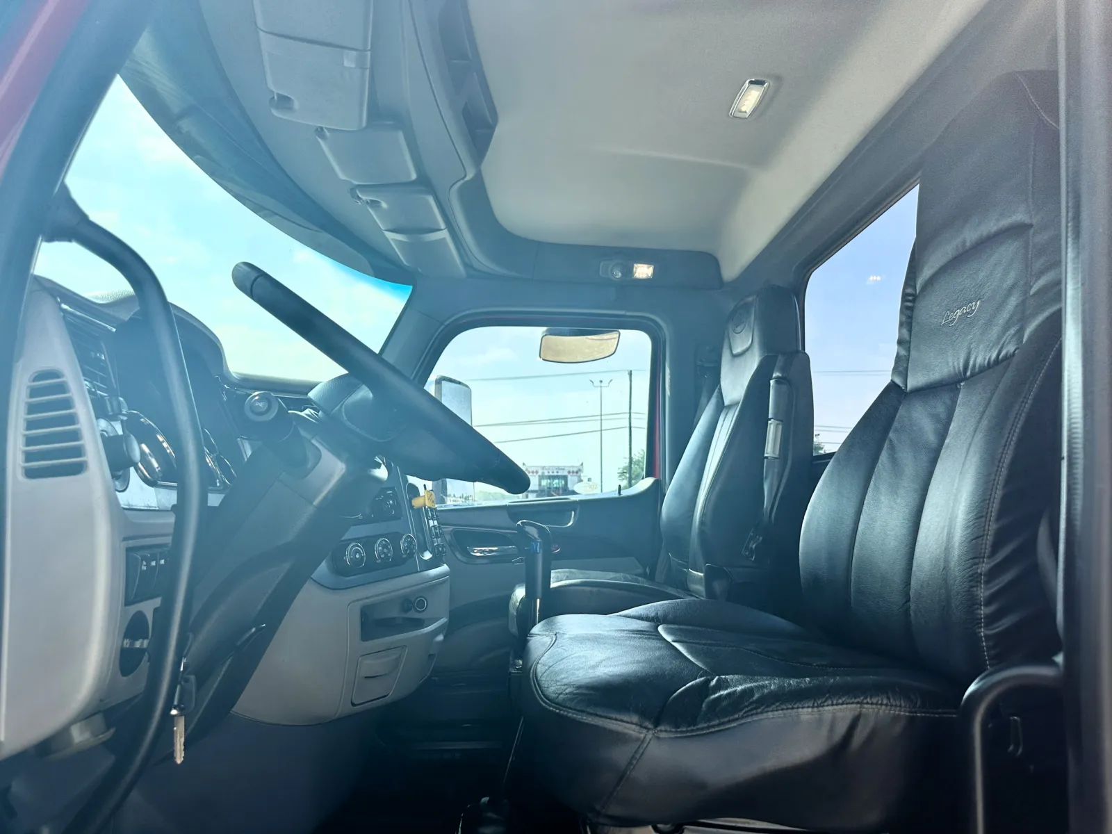 2017 Peterbilt 567 — photo 14