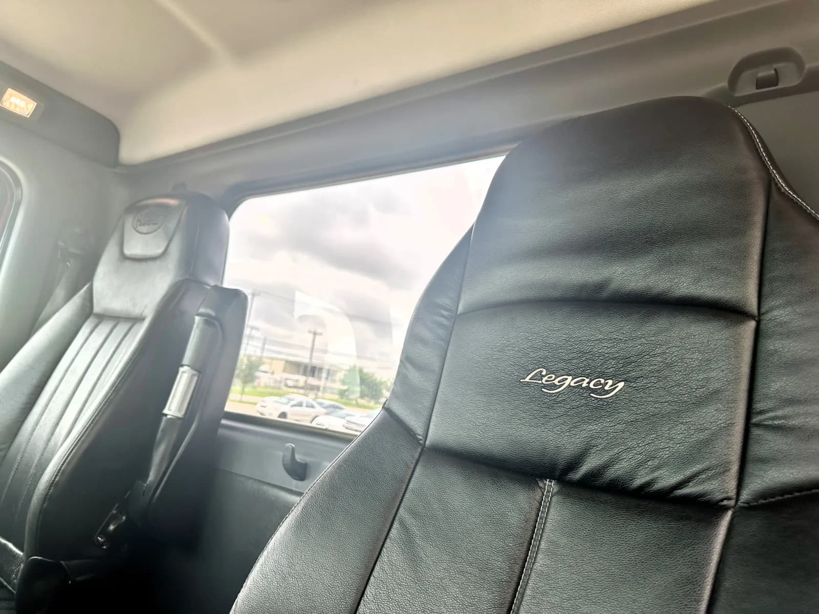 2017 Peterbilt 567 — photo 20