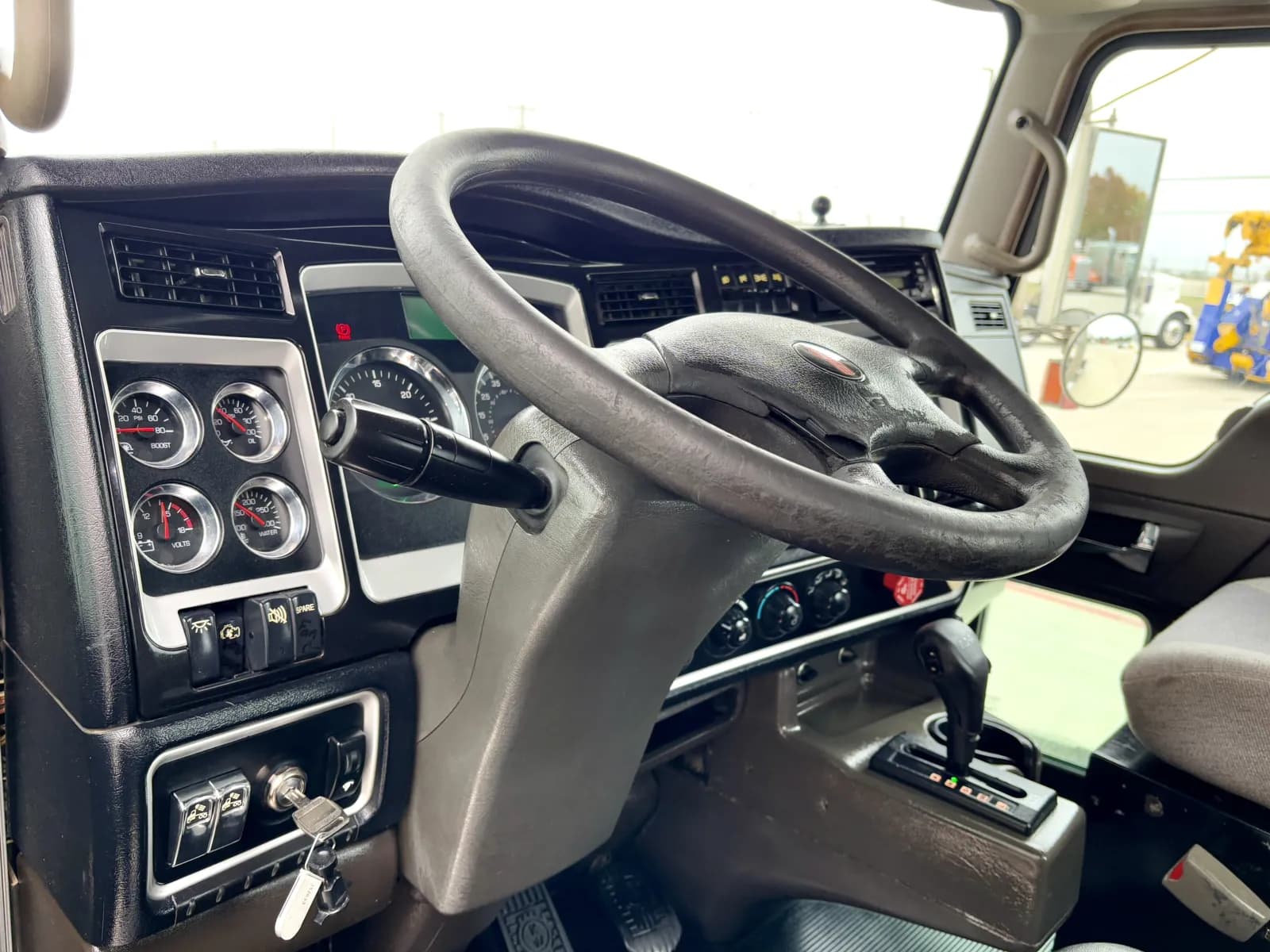 2013 Kenworth T800 — photo 15