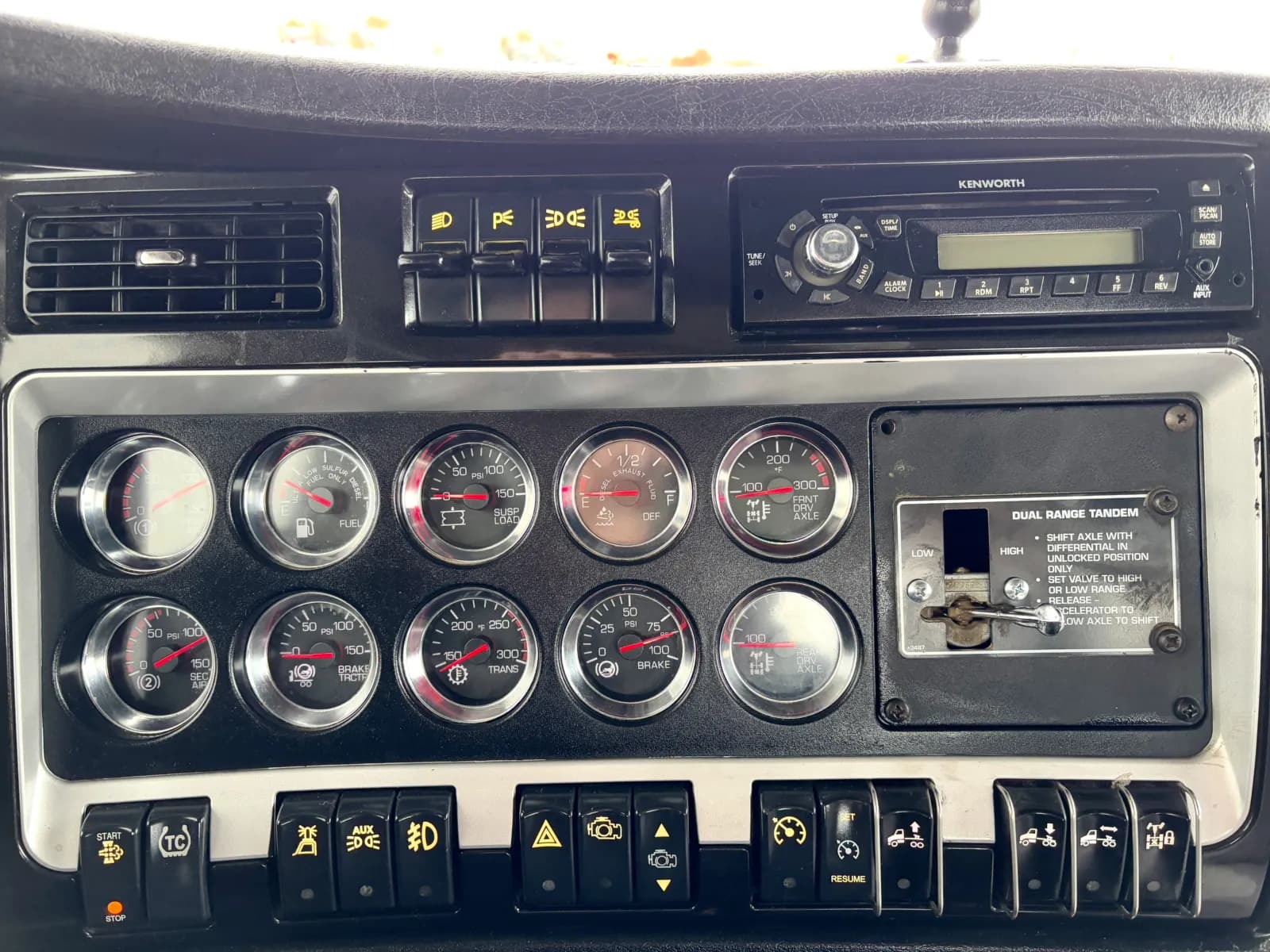 2013 Kenworth T800 — photo 18