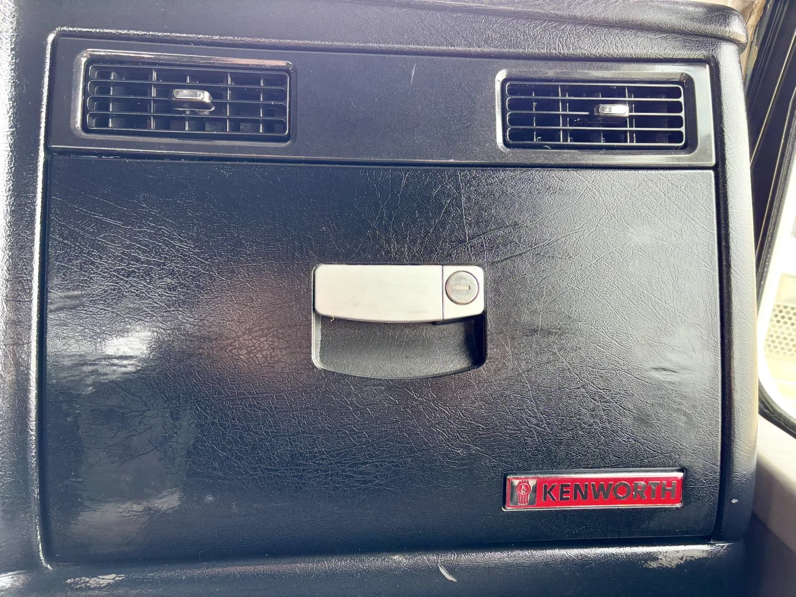 2013 Kenworth T800 — photo 19