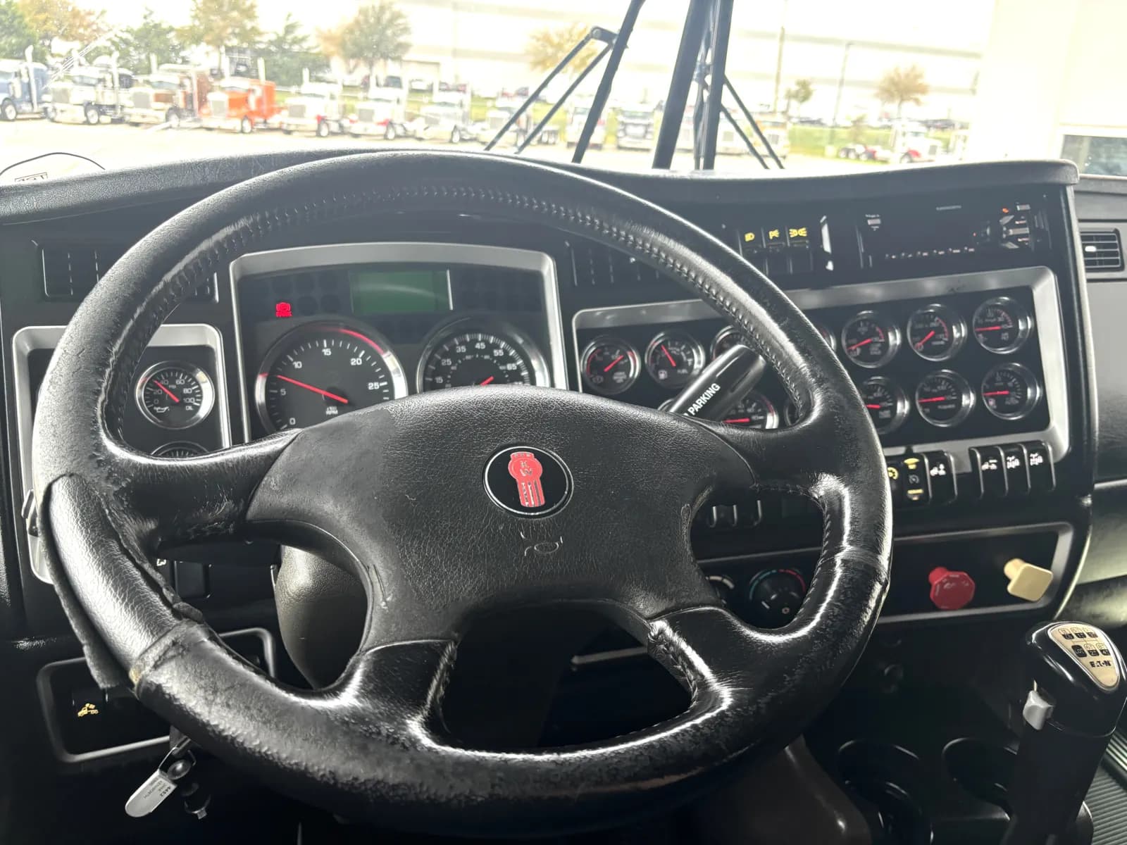 2014 Kenworth T800 — photo 16