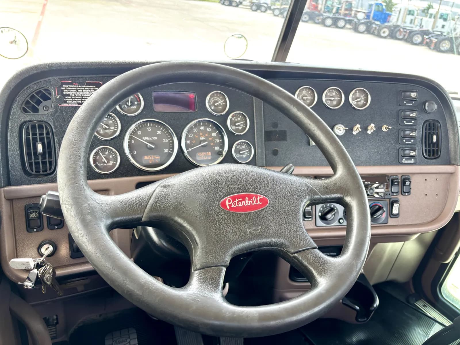 2018 Peterbilt 389 — photo 16