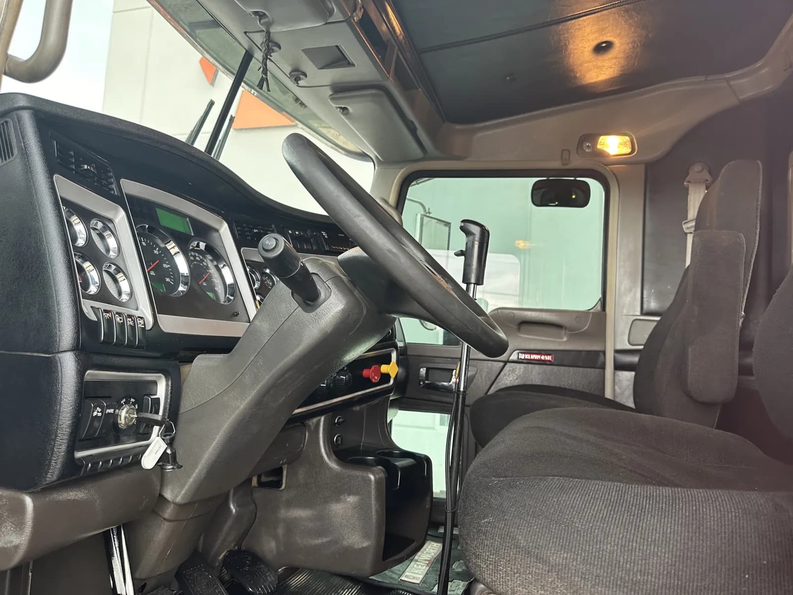 2019 Kenworth W900 — photo 14