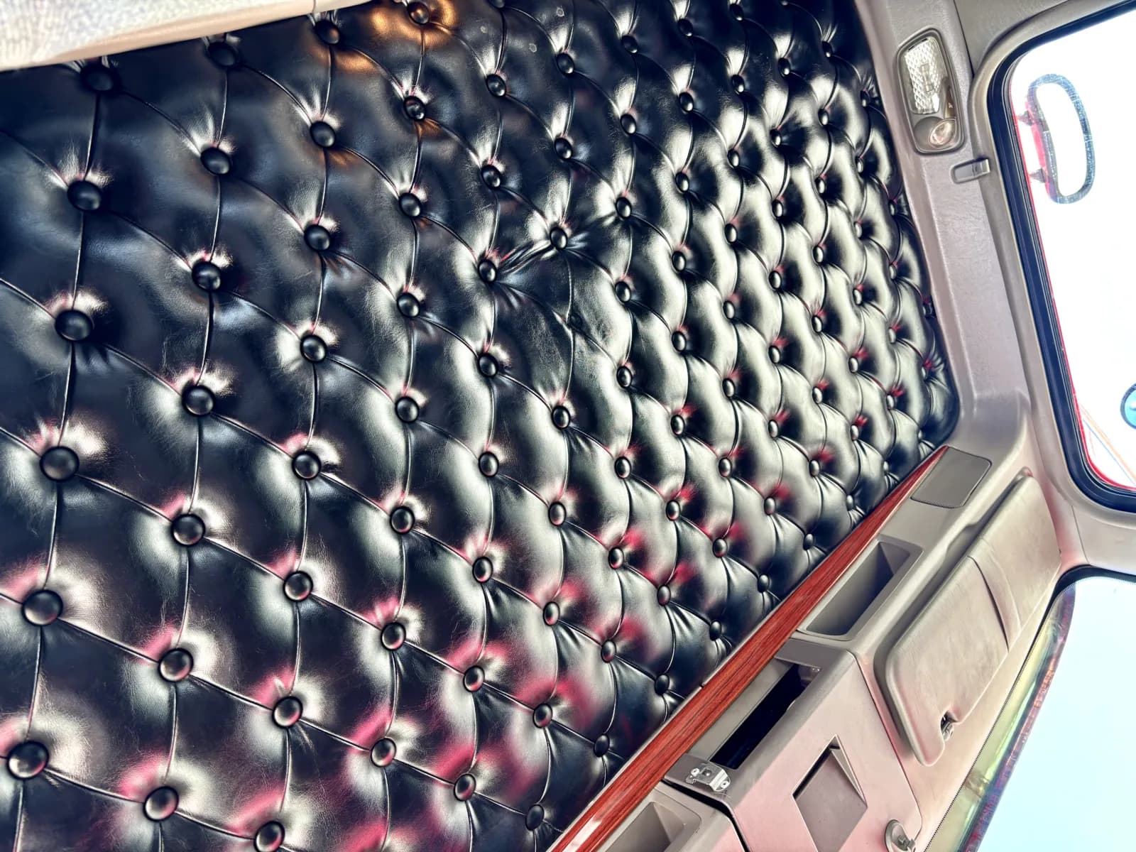 2009 Kenworth W900 — photo 19