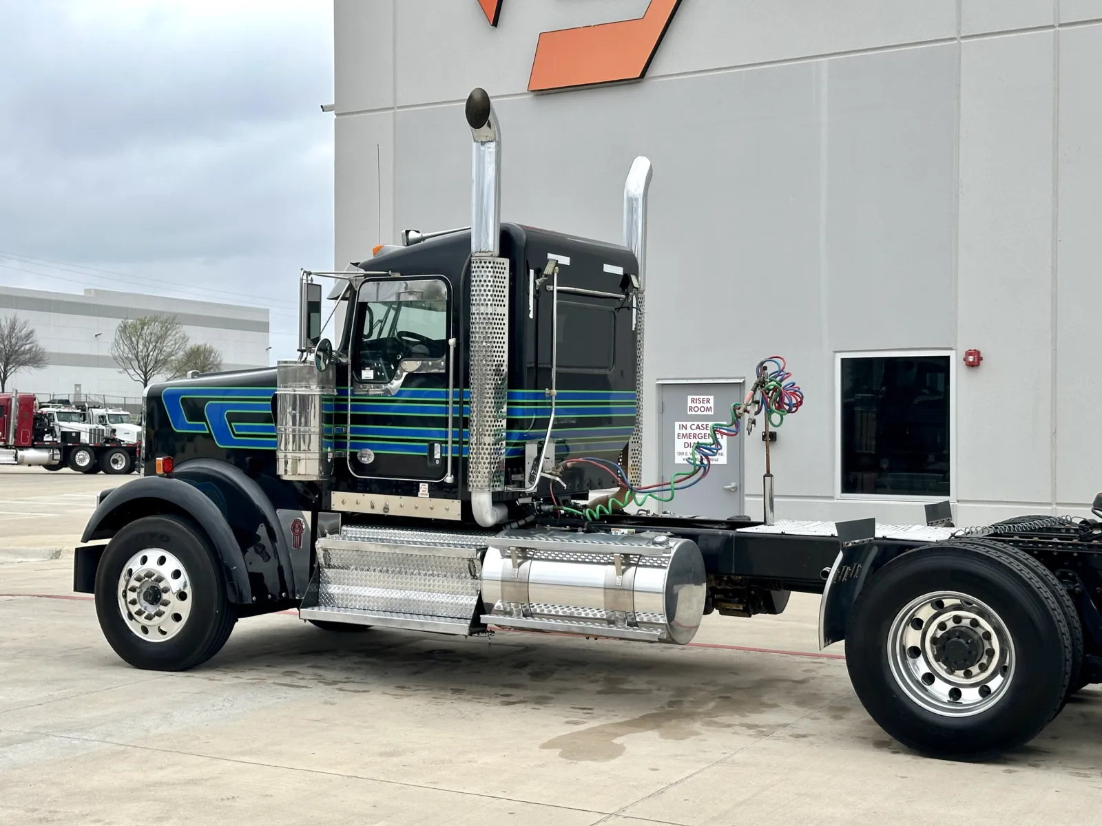 2020 Kenworth W900 — photo 8