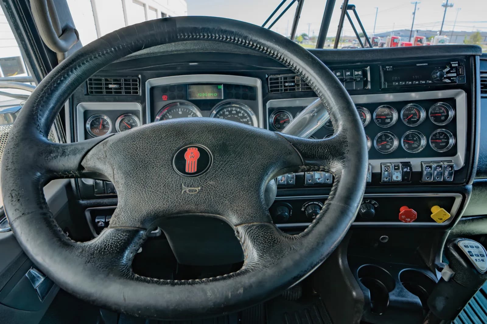 2020 Kenworth W900 — photo 15