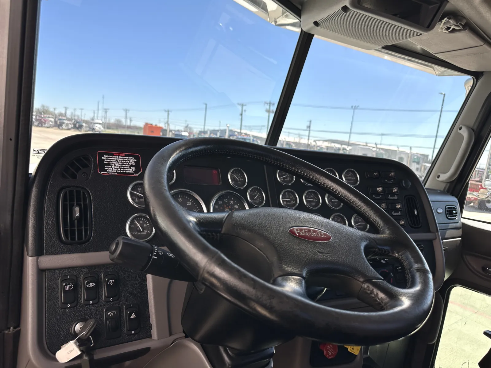 2019 Peterbilt 389 — photo 15