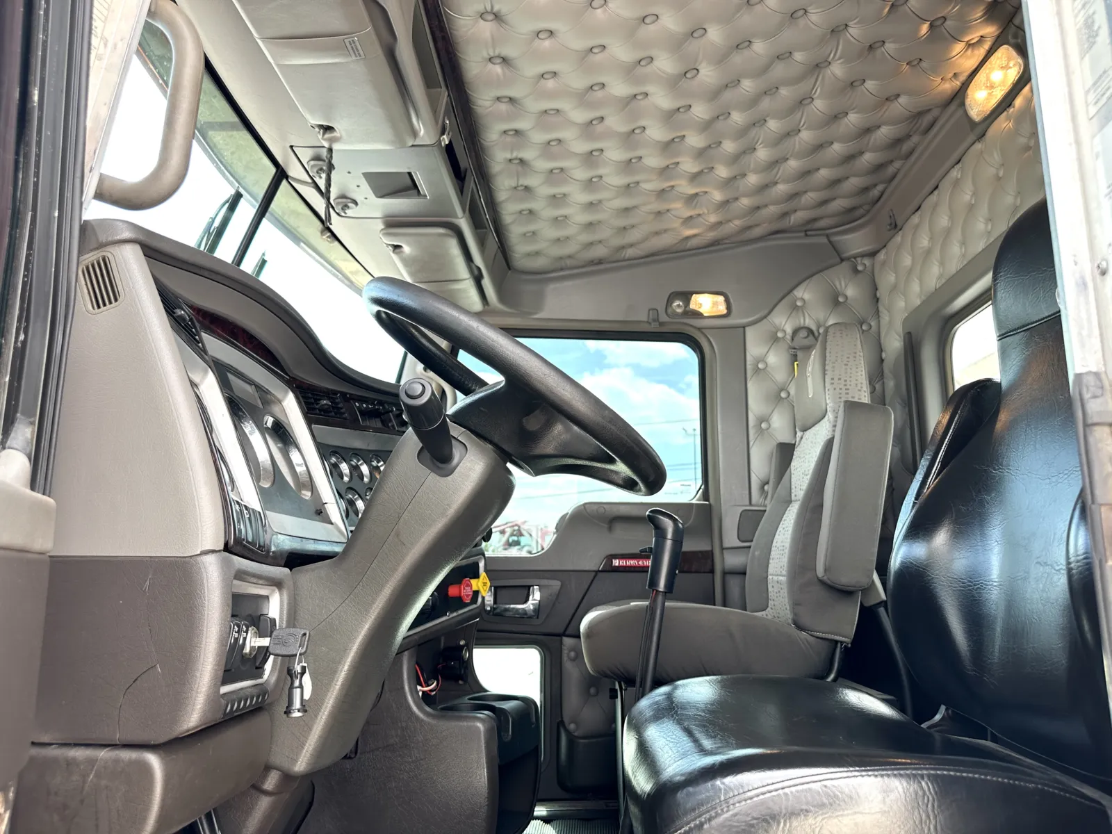 2014 Kenworth W900 — photo 14