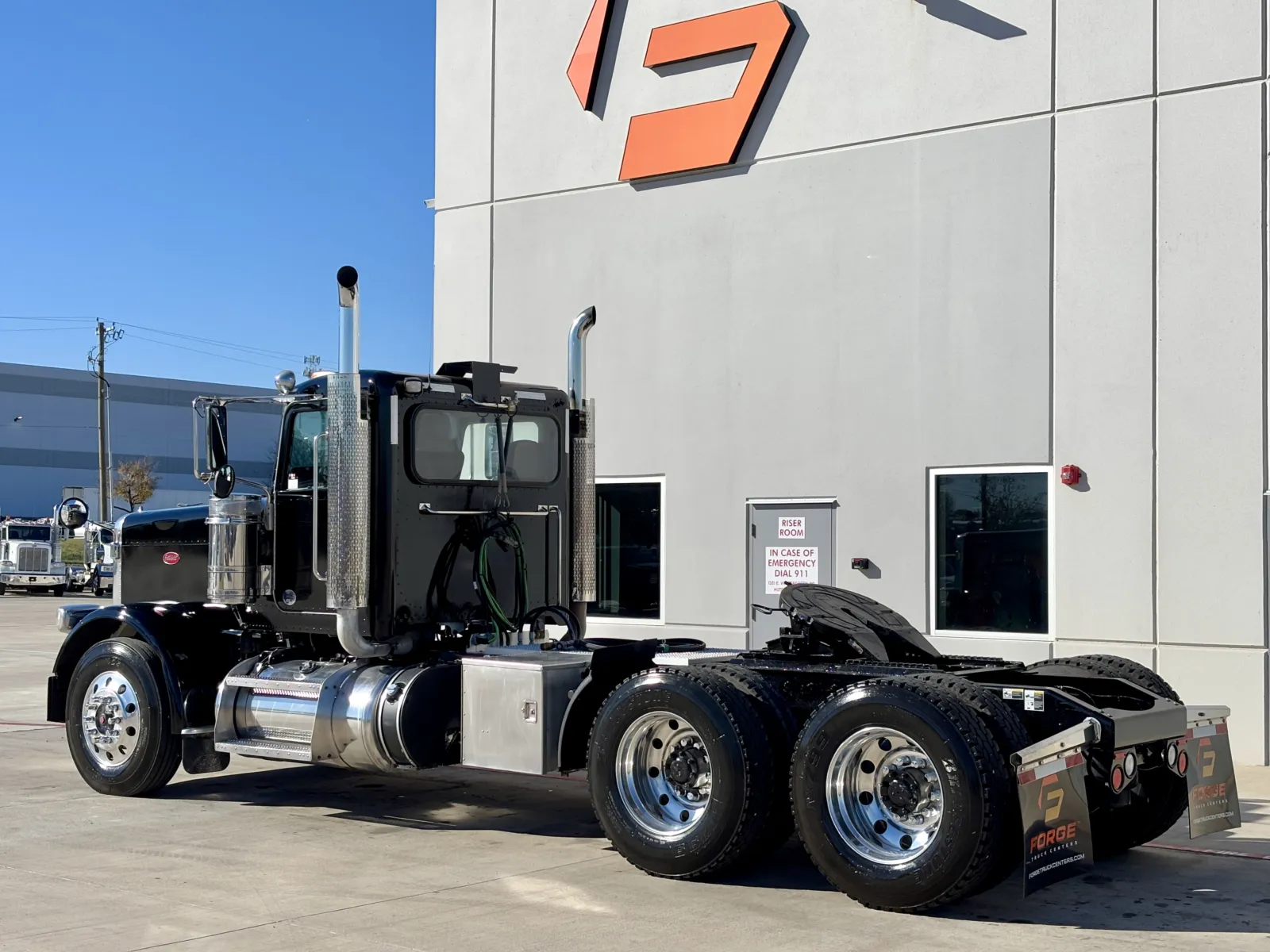2018 Peterbilt 389 — photo 6
