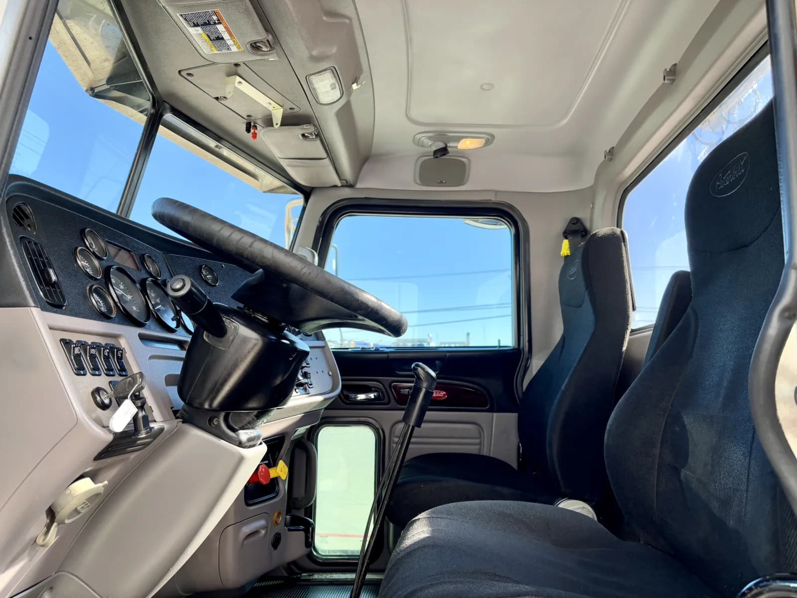 2018 Peterbilt 389 — photo 14