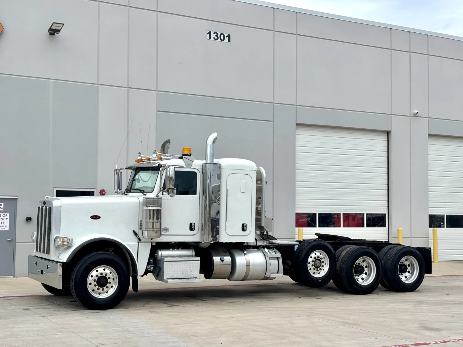 2021 Peterbilt 389 — photo 2