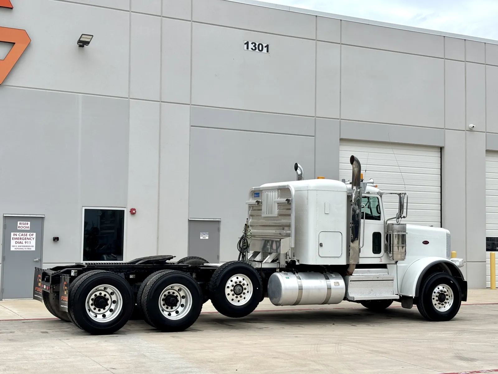 2021 Peterbilt 389 — photo 5