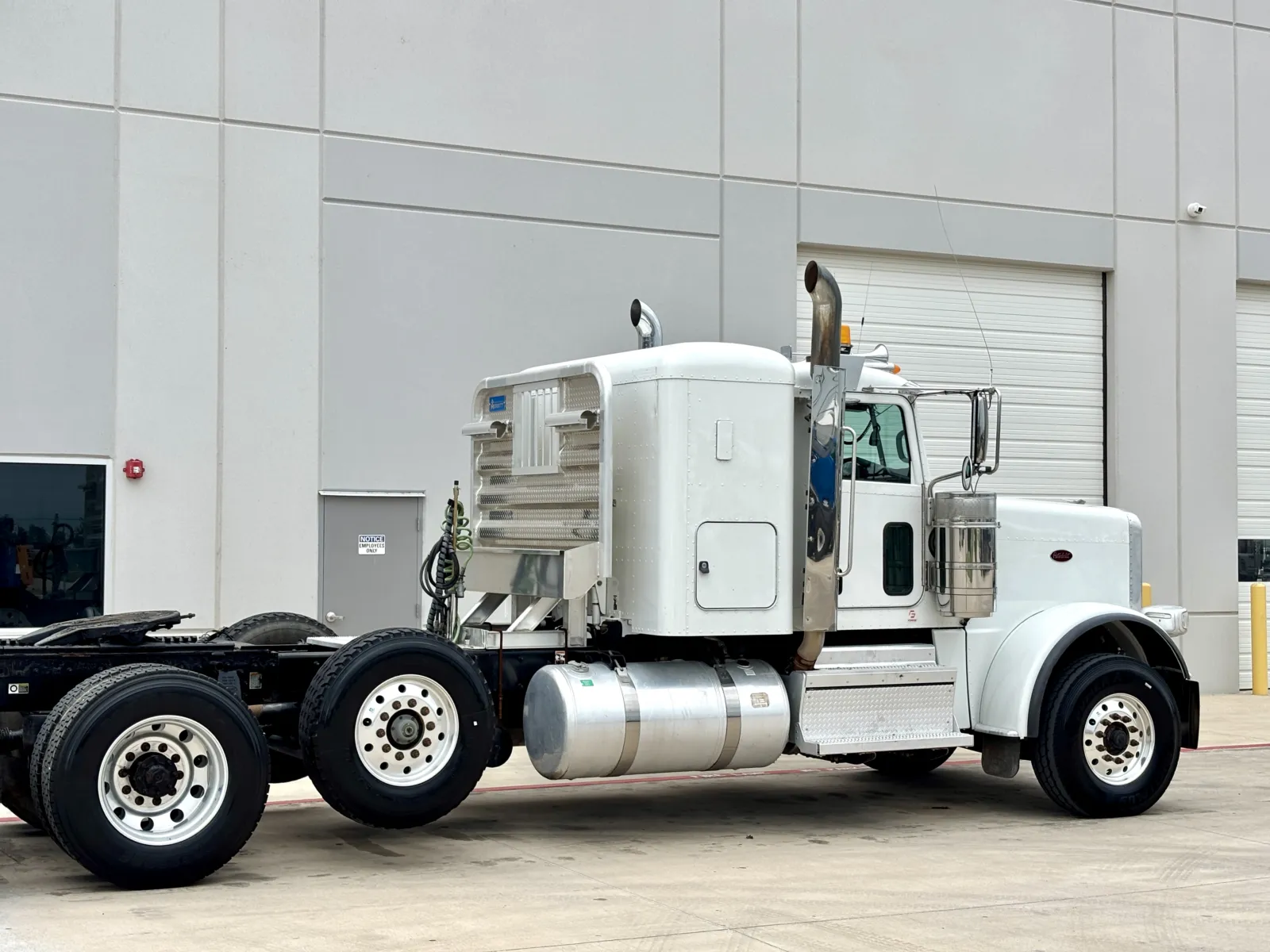 2021 Peterbilt 389 — photo 8