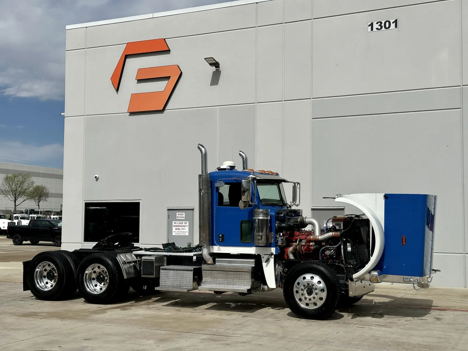2018 Peterbilt 389 — photo 9