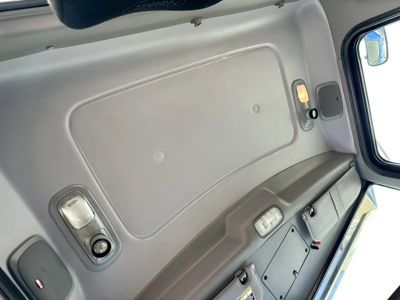 2018 Peterbilt 389 — photo 20