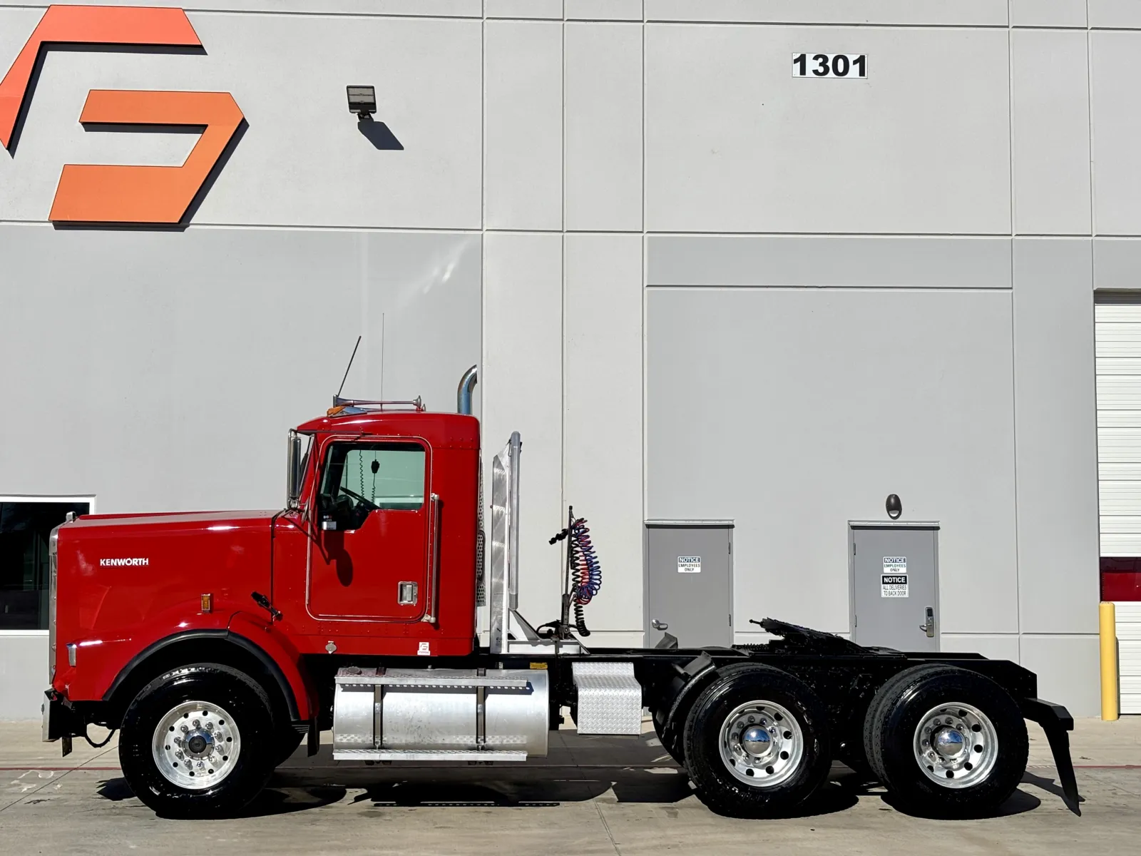 1999 Kenworth T800 — photo 4