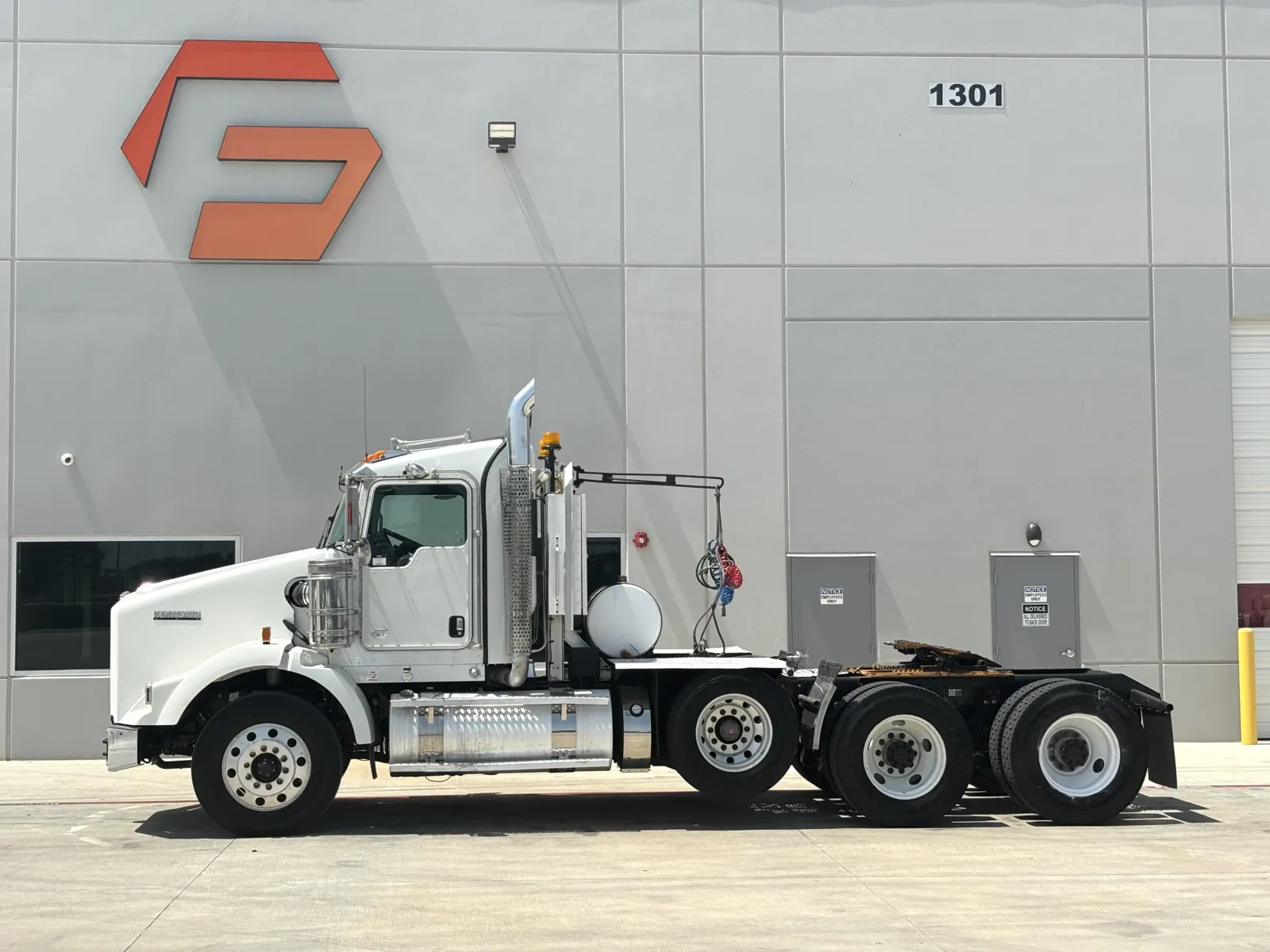 2011 Kenworth T800 — photo 4