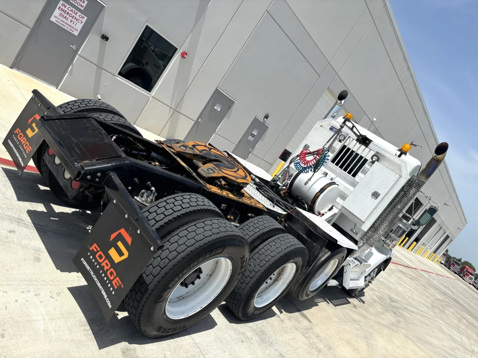 2011 Kenworth T800 — photo 11