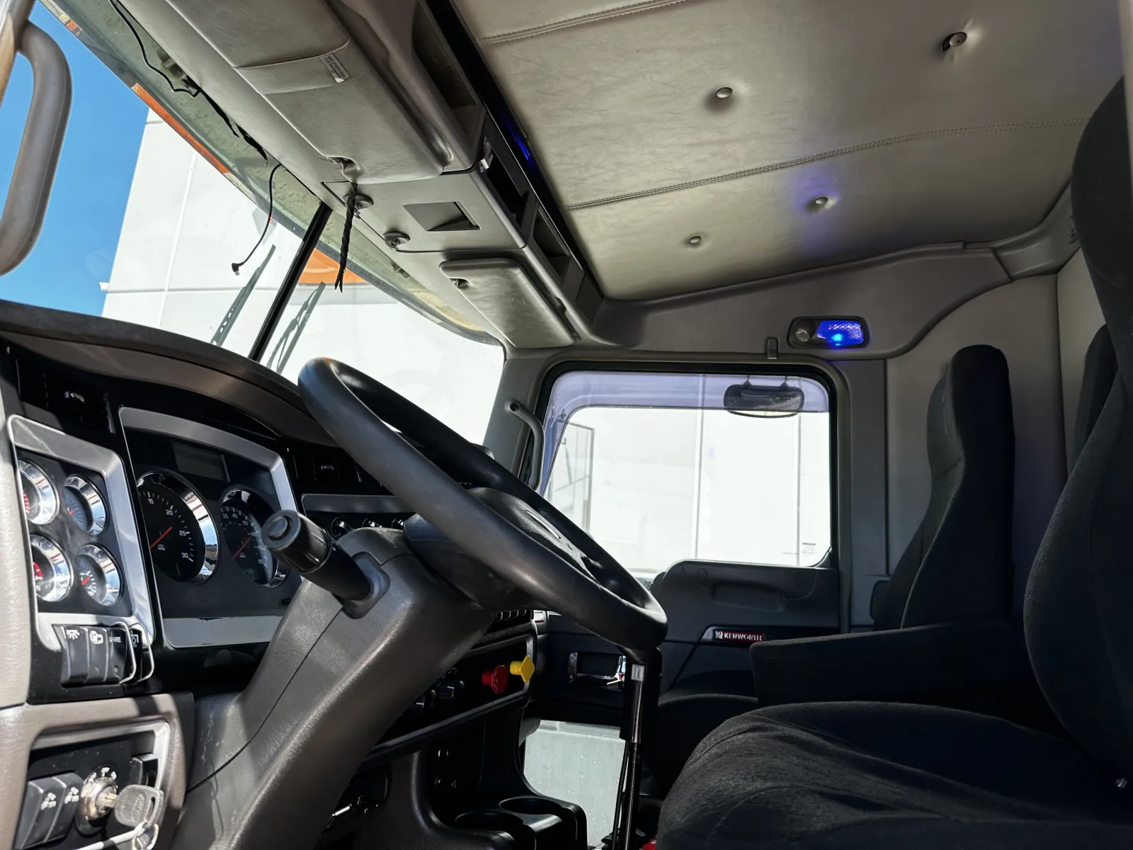 2015 Kenworth T800 — photo 14