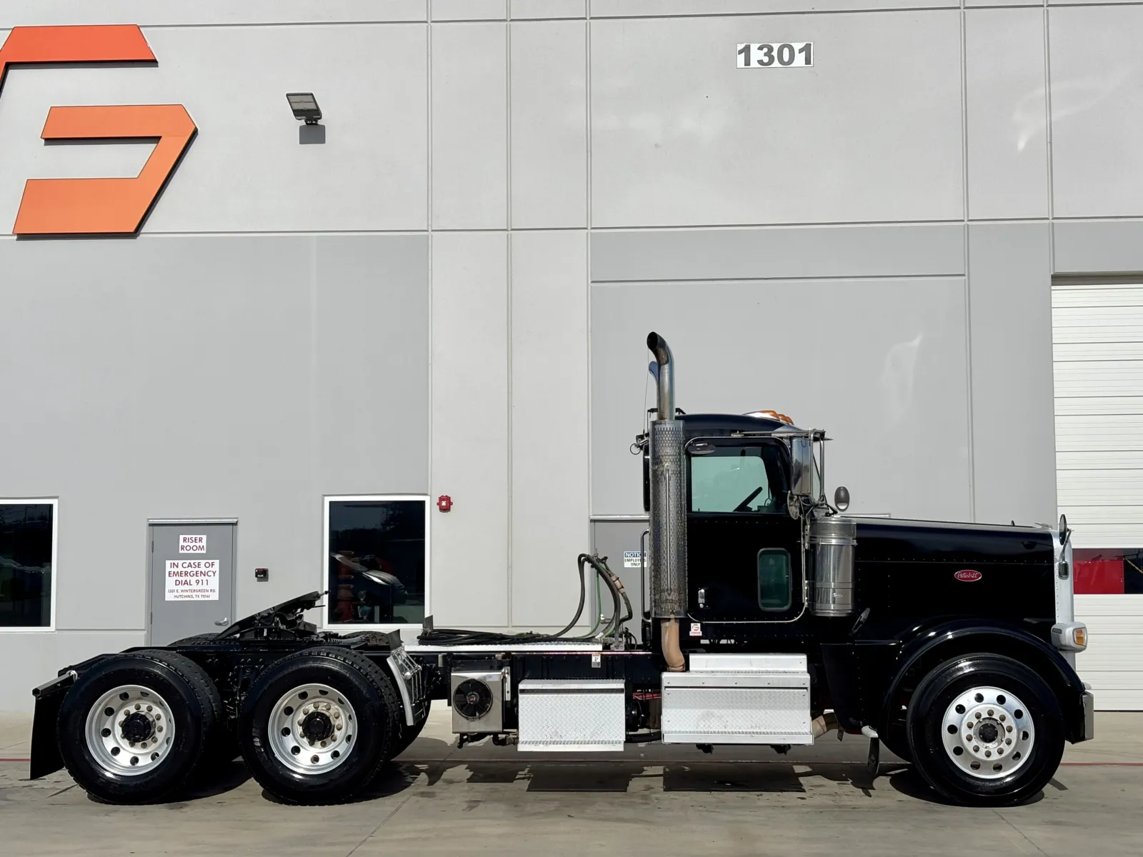 2018 Peterbilt 389 — photo 3