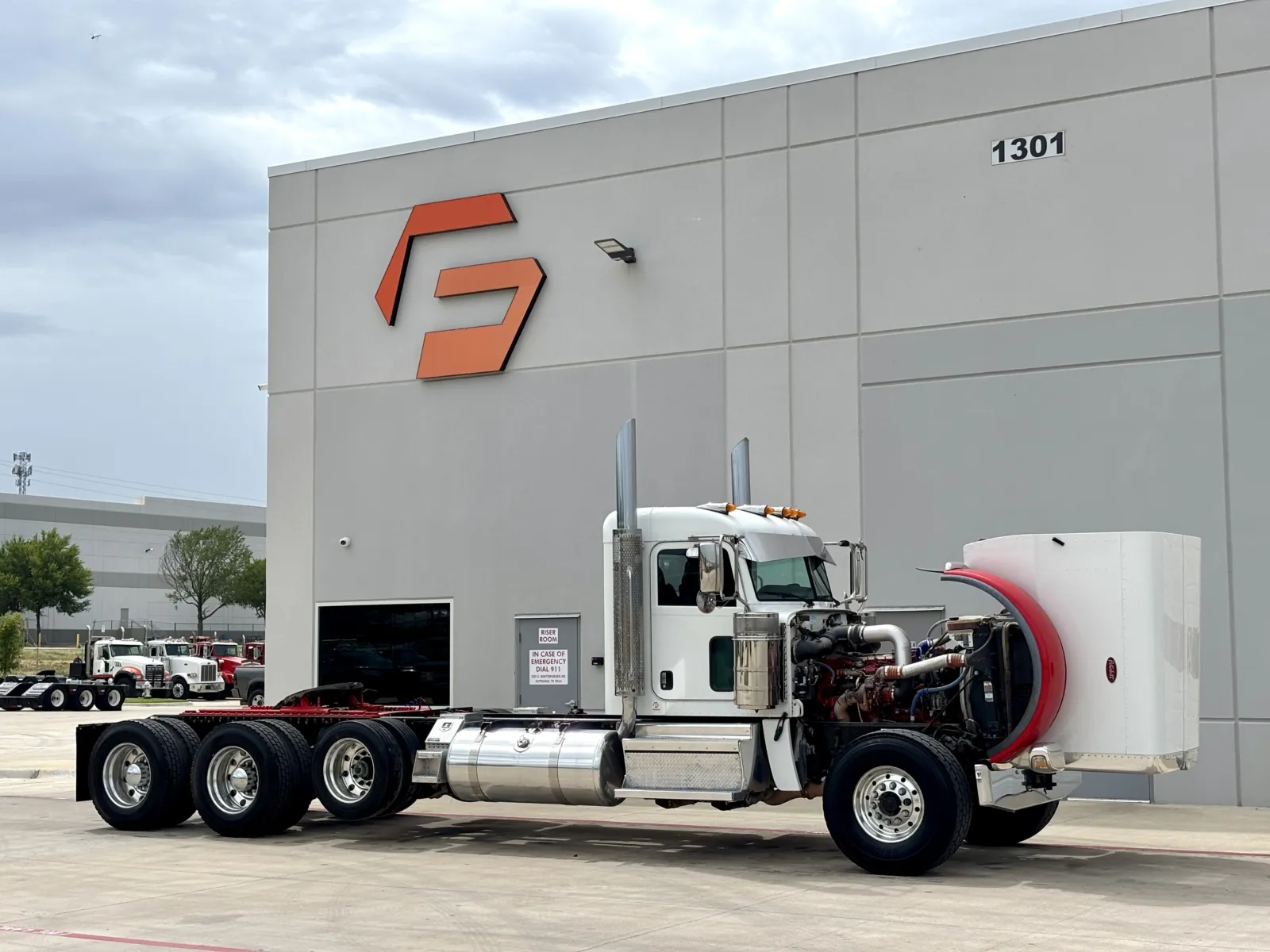 2019 Peterbilt 389 — photo 9