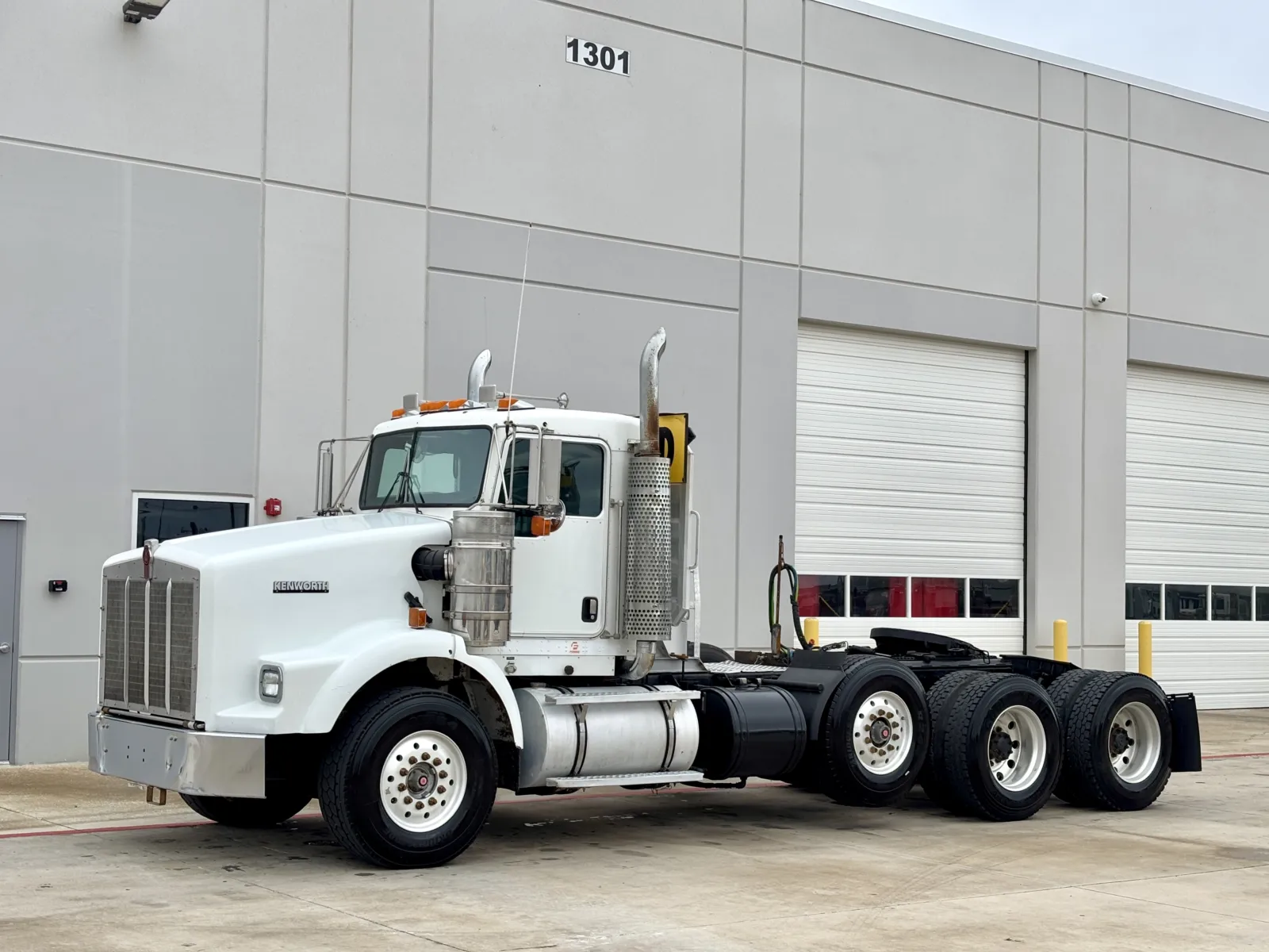 2005 Kenworth T800 — photo 2