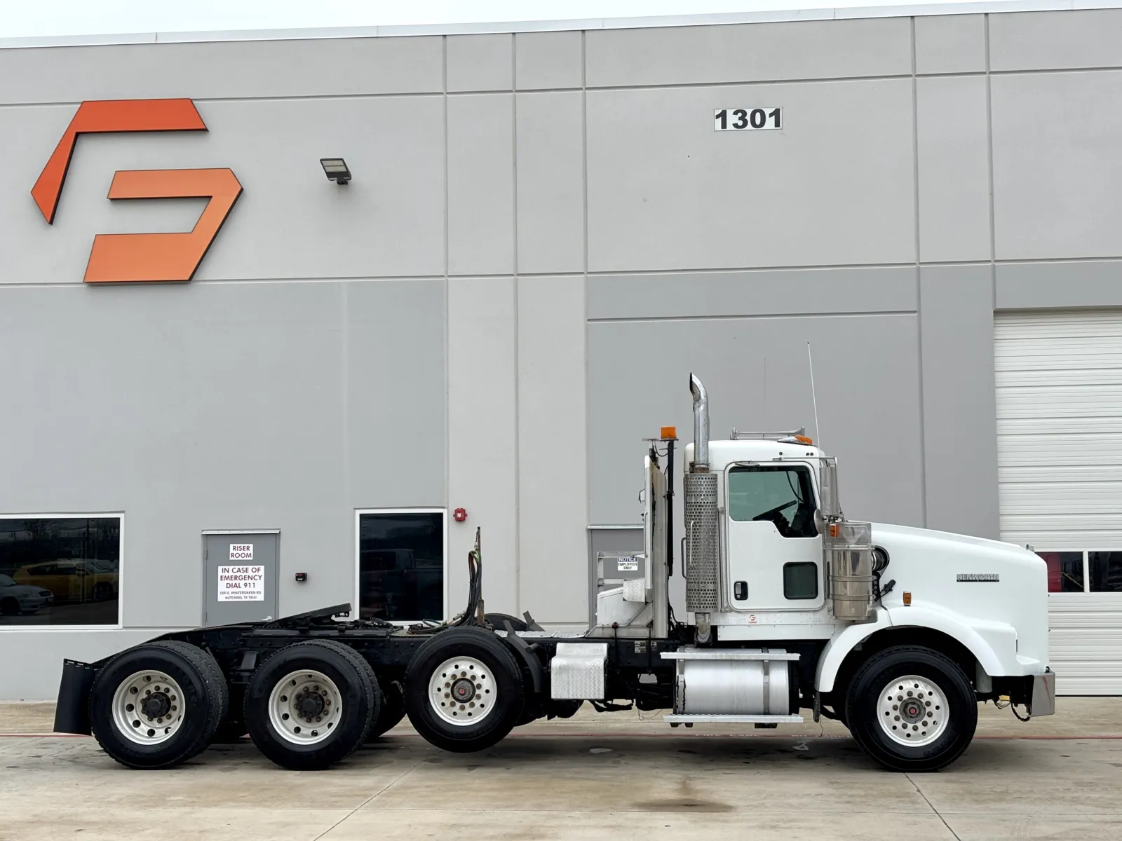 2005 Kenworth T800 — photo 3