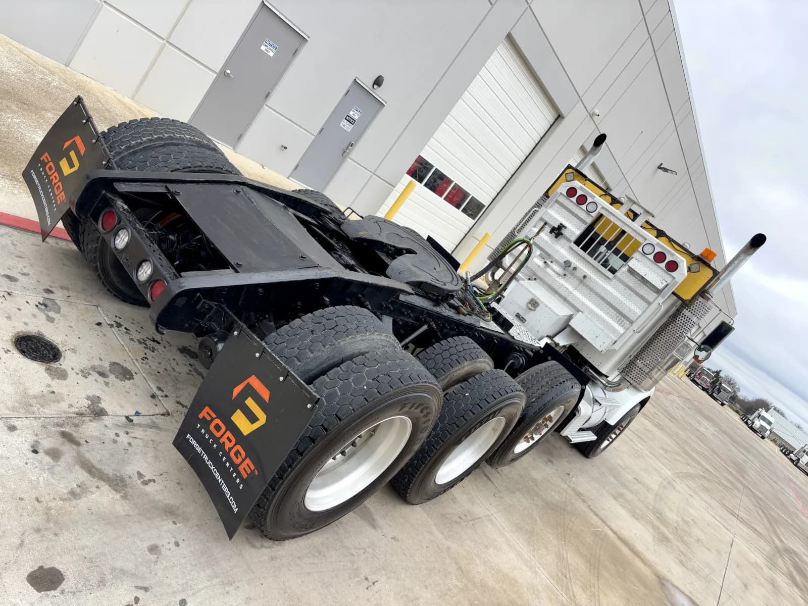 2005 Kenworth T800 — photo 11