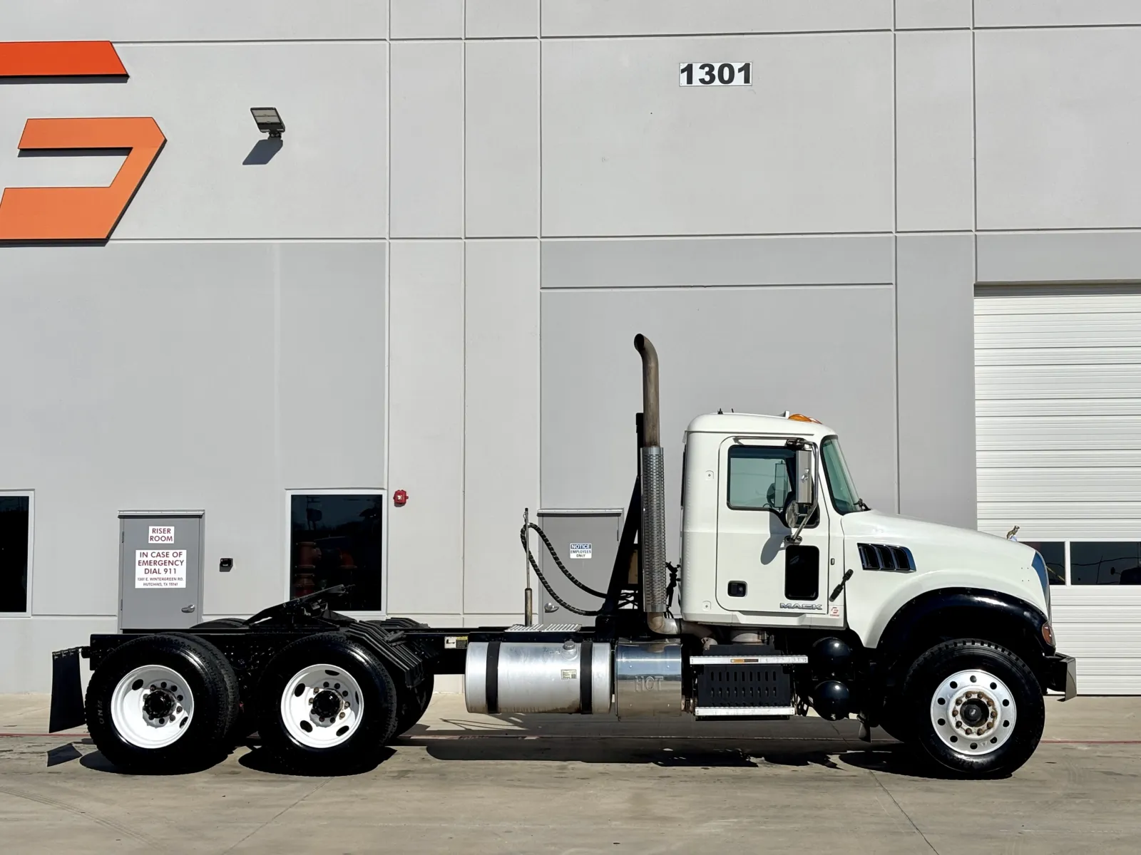 2016 Mack Granite — photo 3
