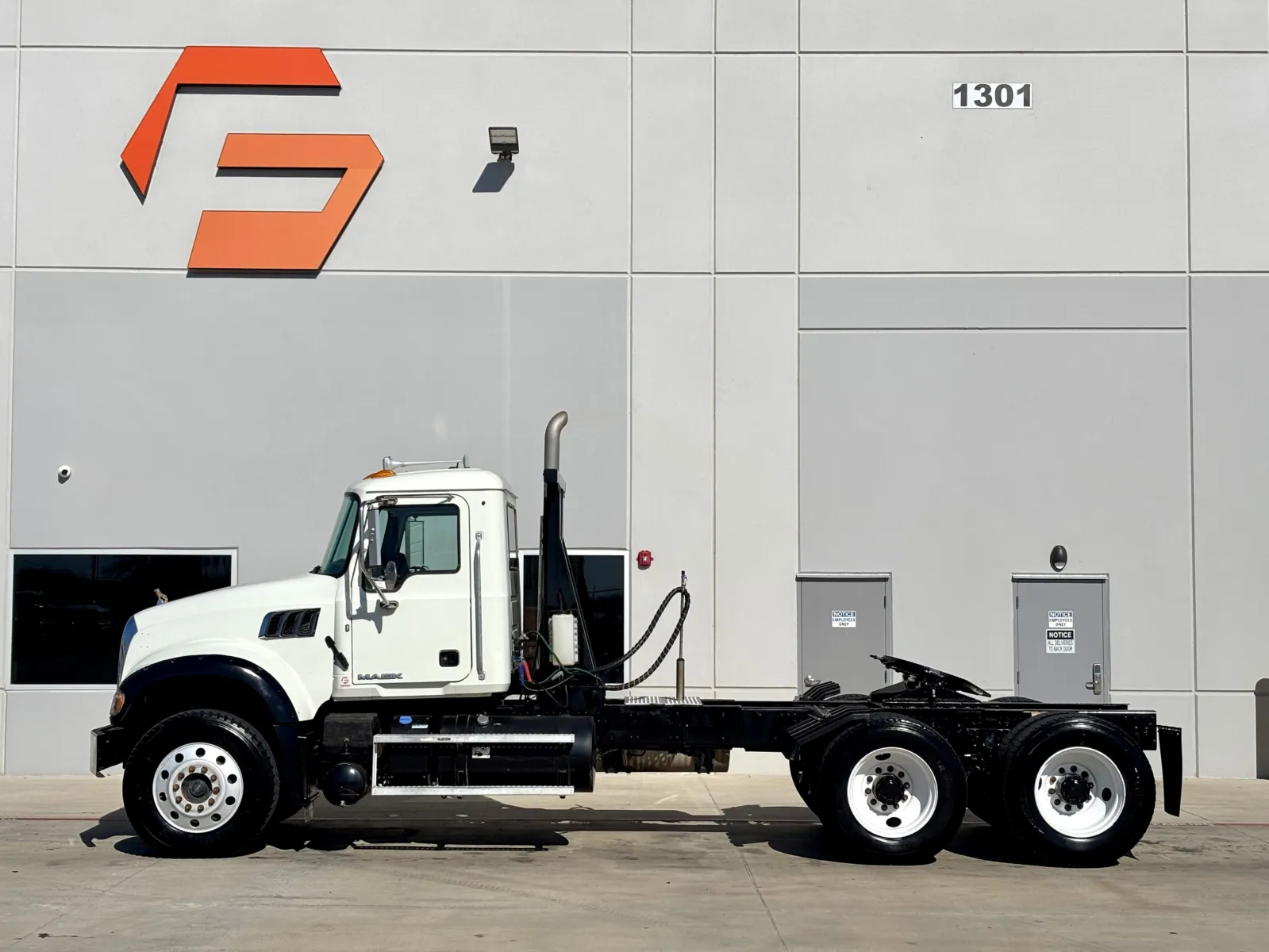 2016 Mack Granite — photo 4