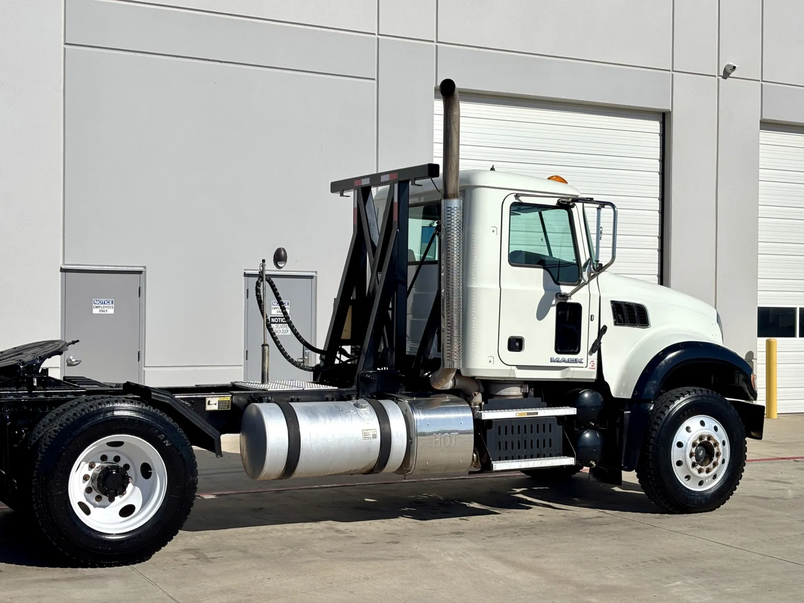 2016 Mack Granite — photo 7