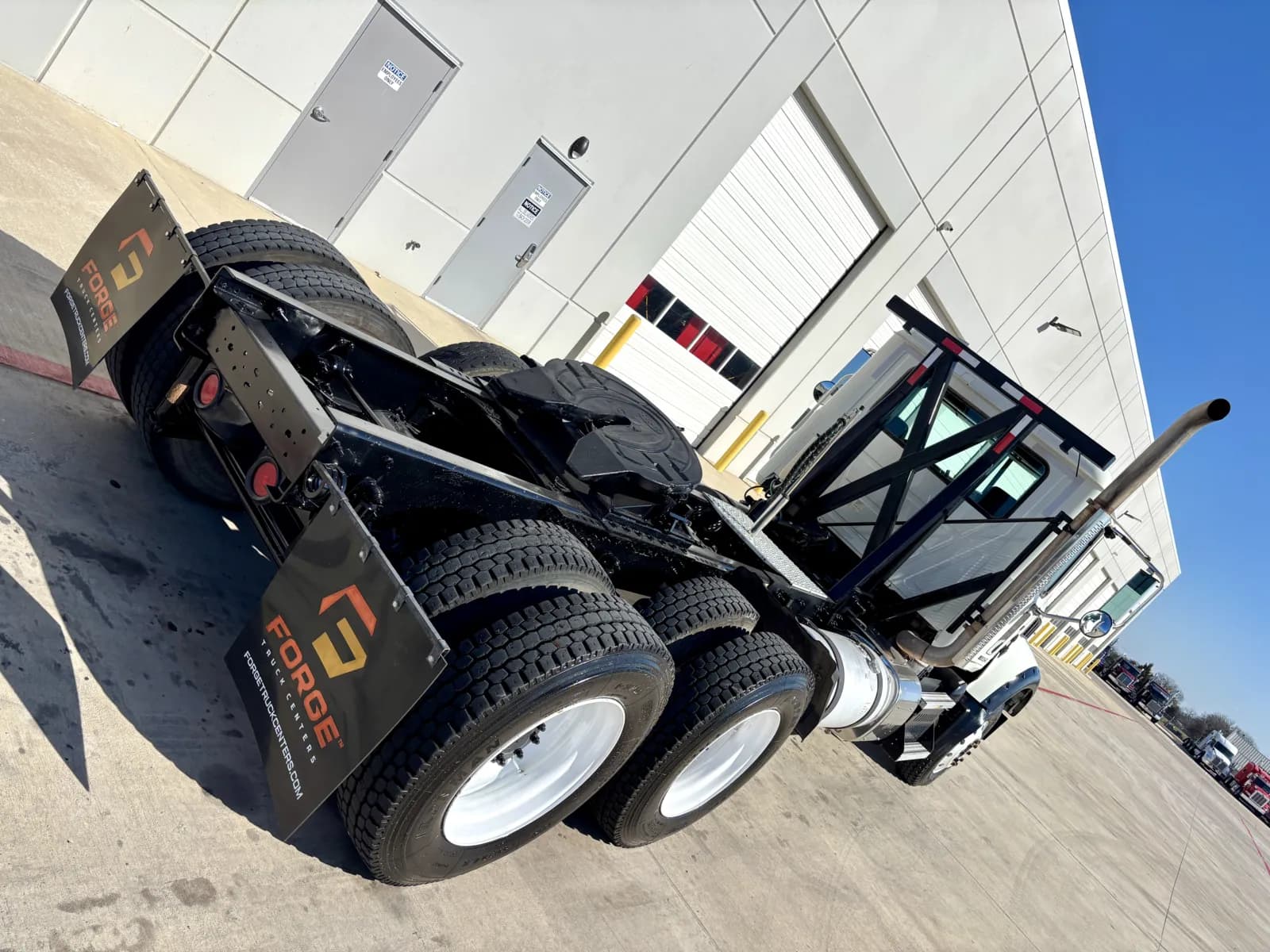 2016 Mack Granite — photo 11