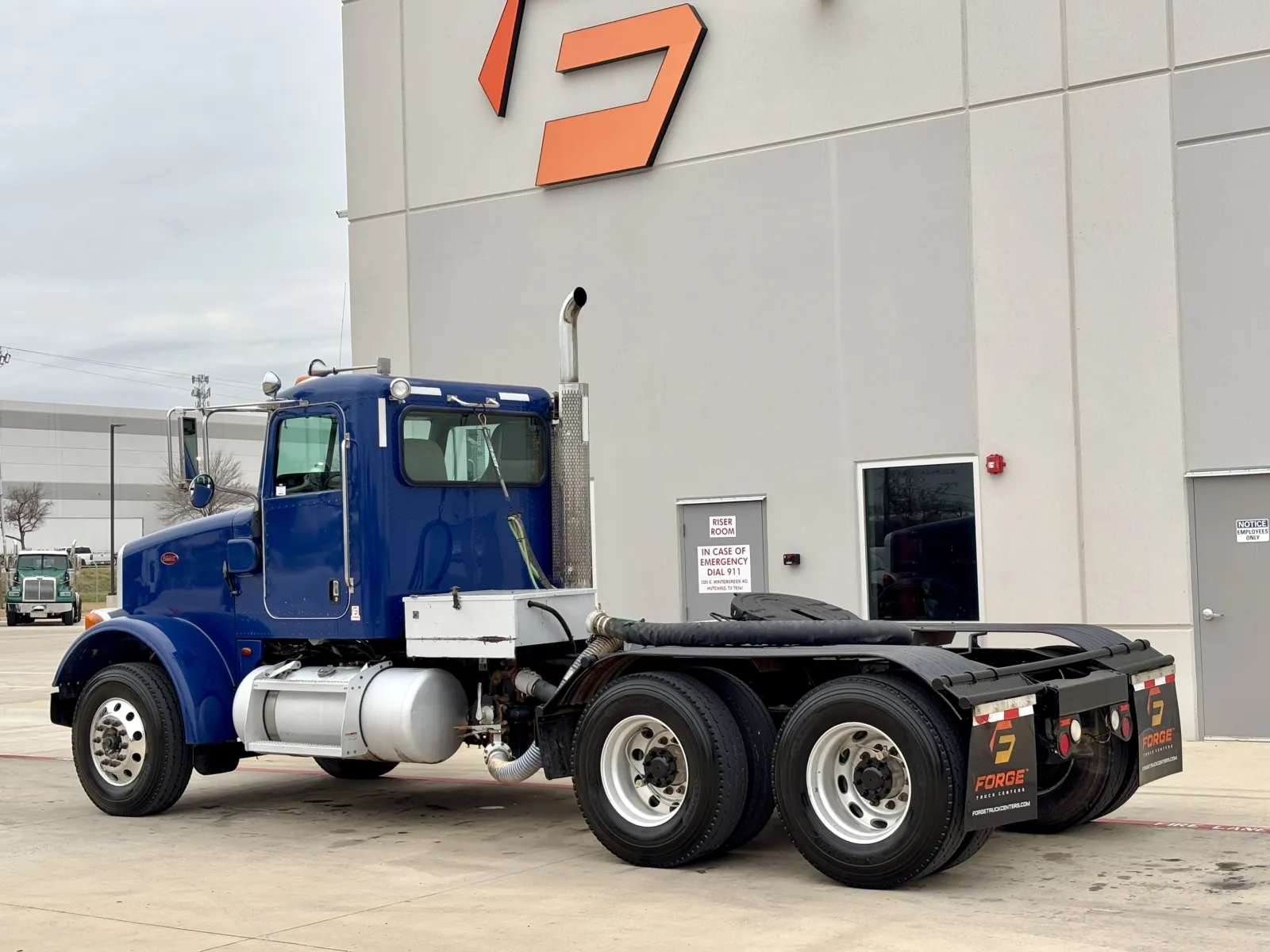 2014 Peterbilt 365 — photo 6