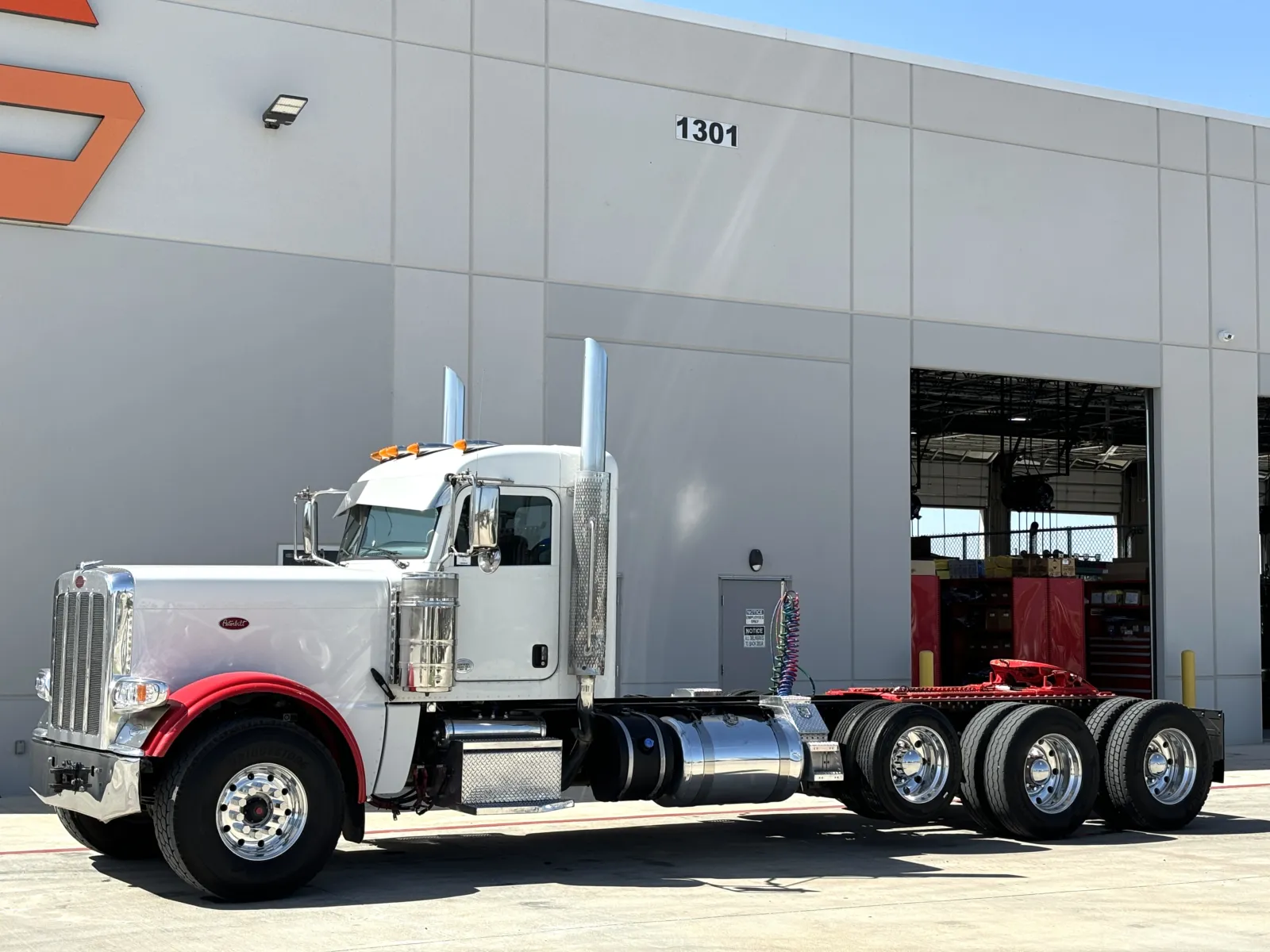 2019 Peterbilt 389 — photo 2