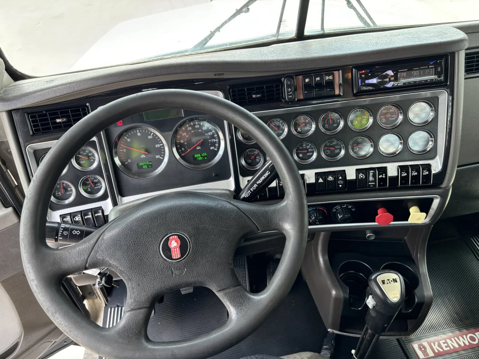 2013 Kenworth T800 — photo 16